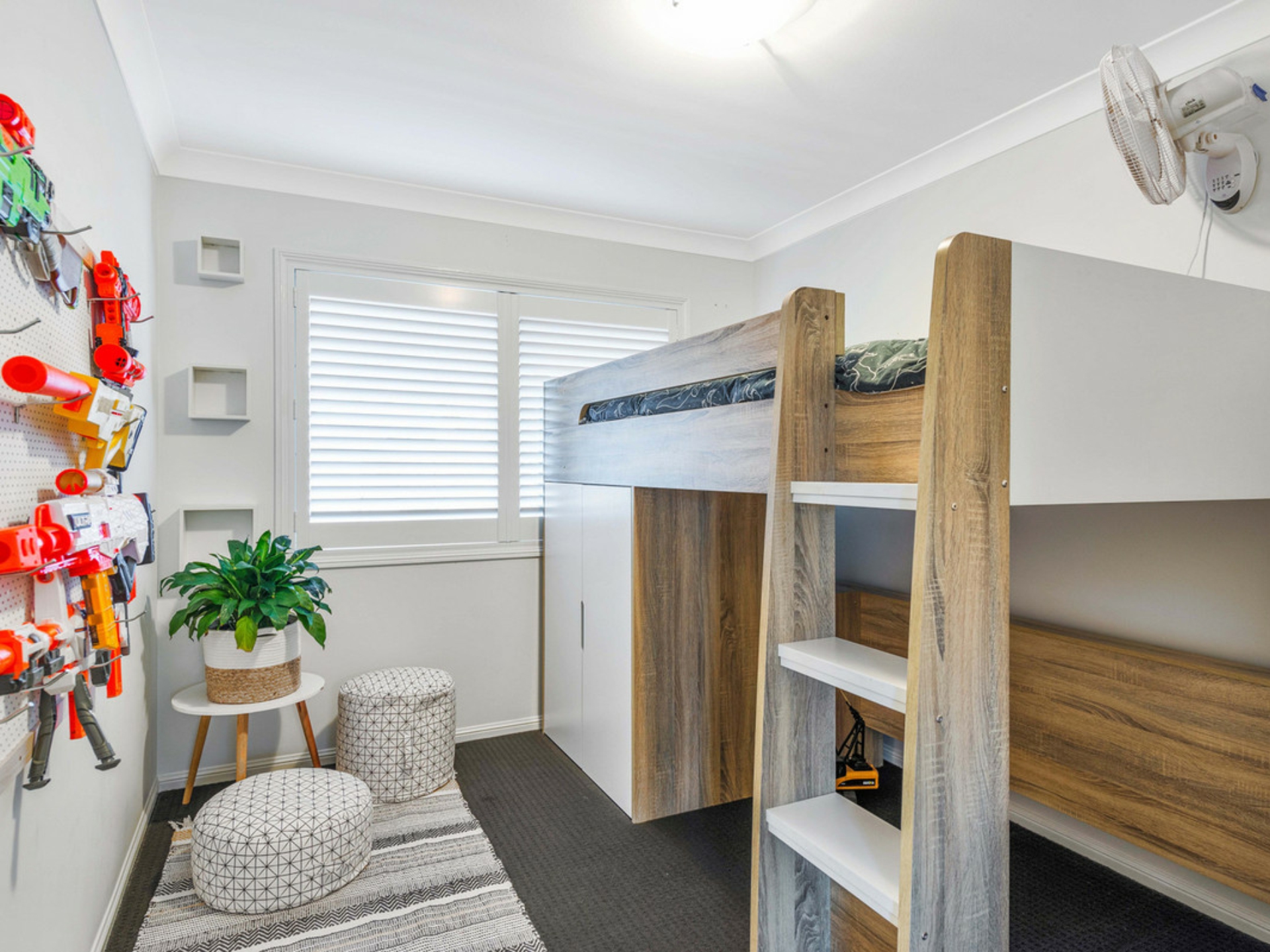 29 Akoonah Street, HOPE ISLAND