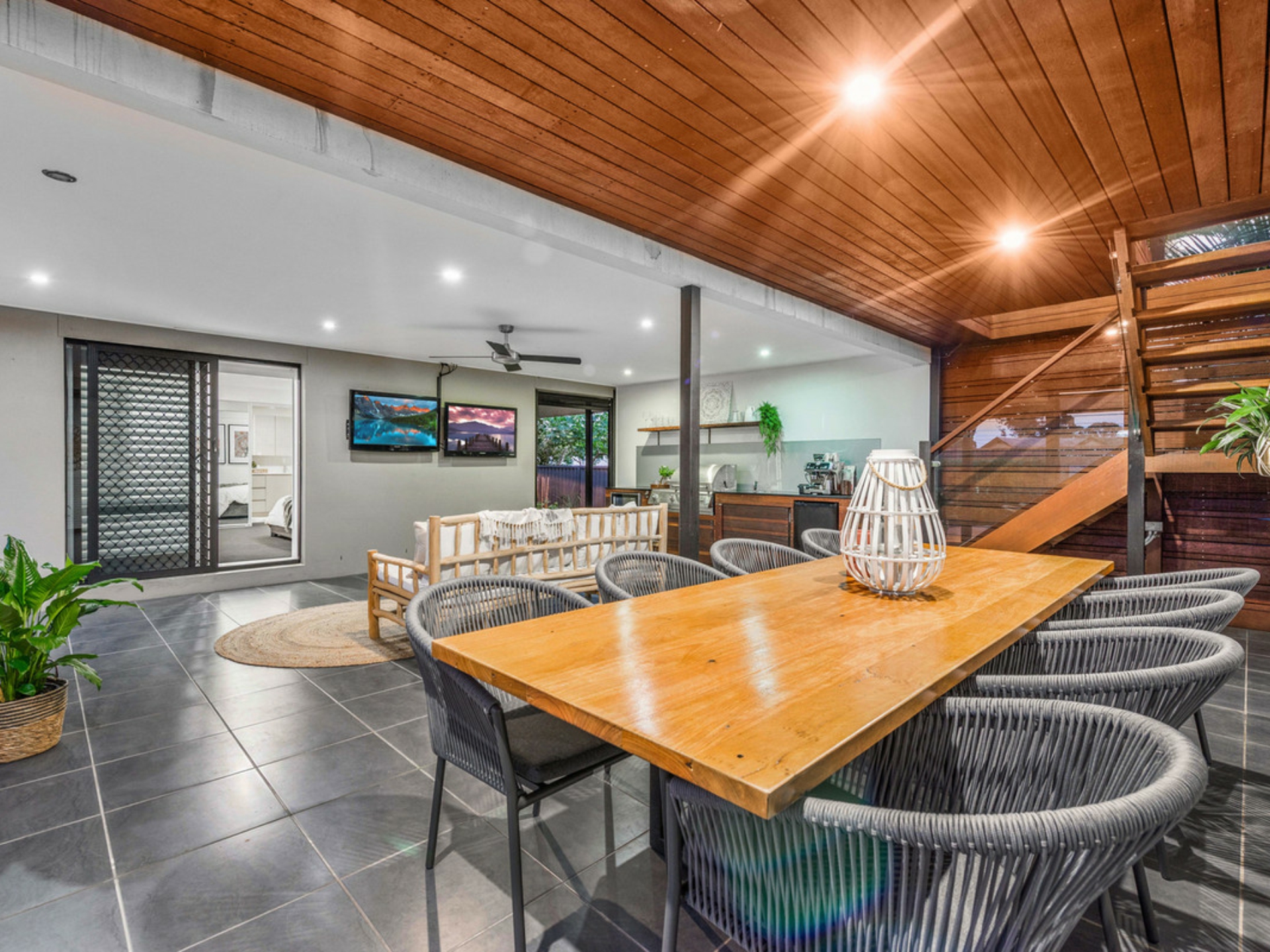 29 Akoonah Street, HOPE ISLAND