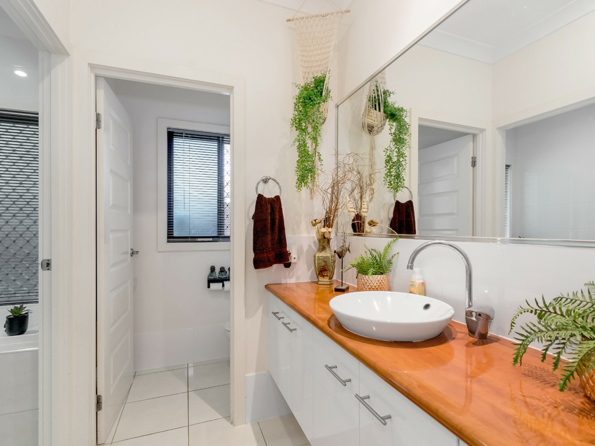 14 Boambillee Drive, COOMERA WATERS