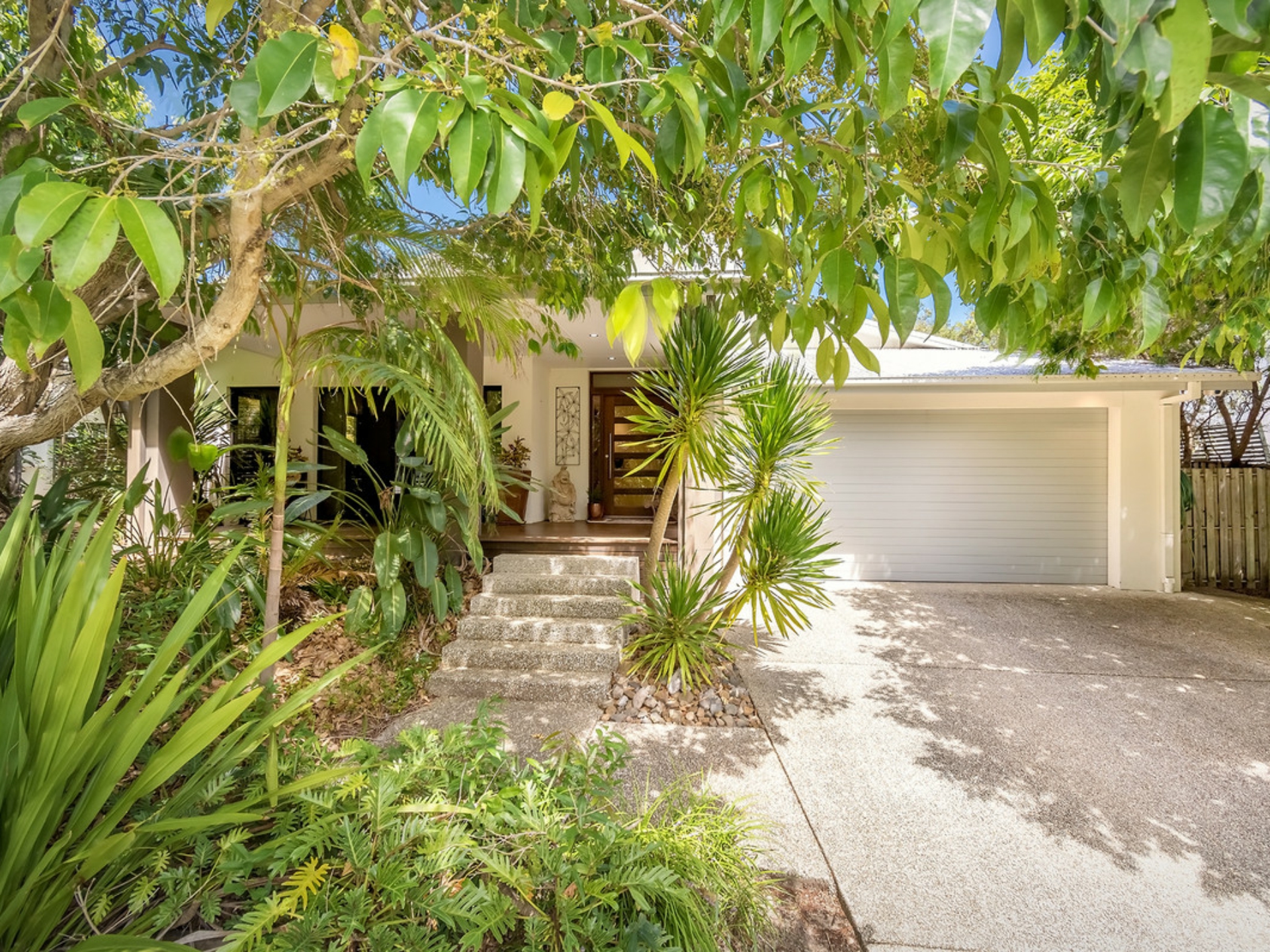 14 Boambillee Drive, COOMERA WATERS
