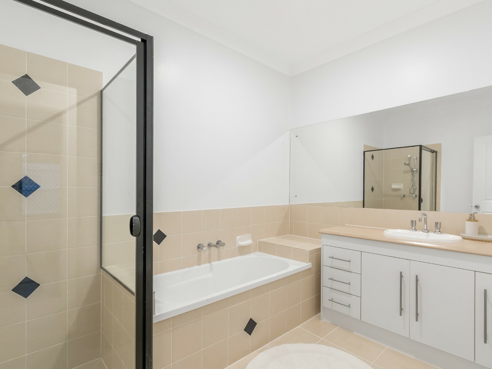 2/56 Freestone Drive, UPPER COOMERA