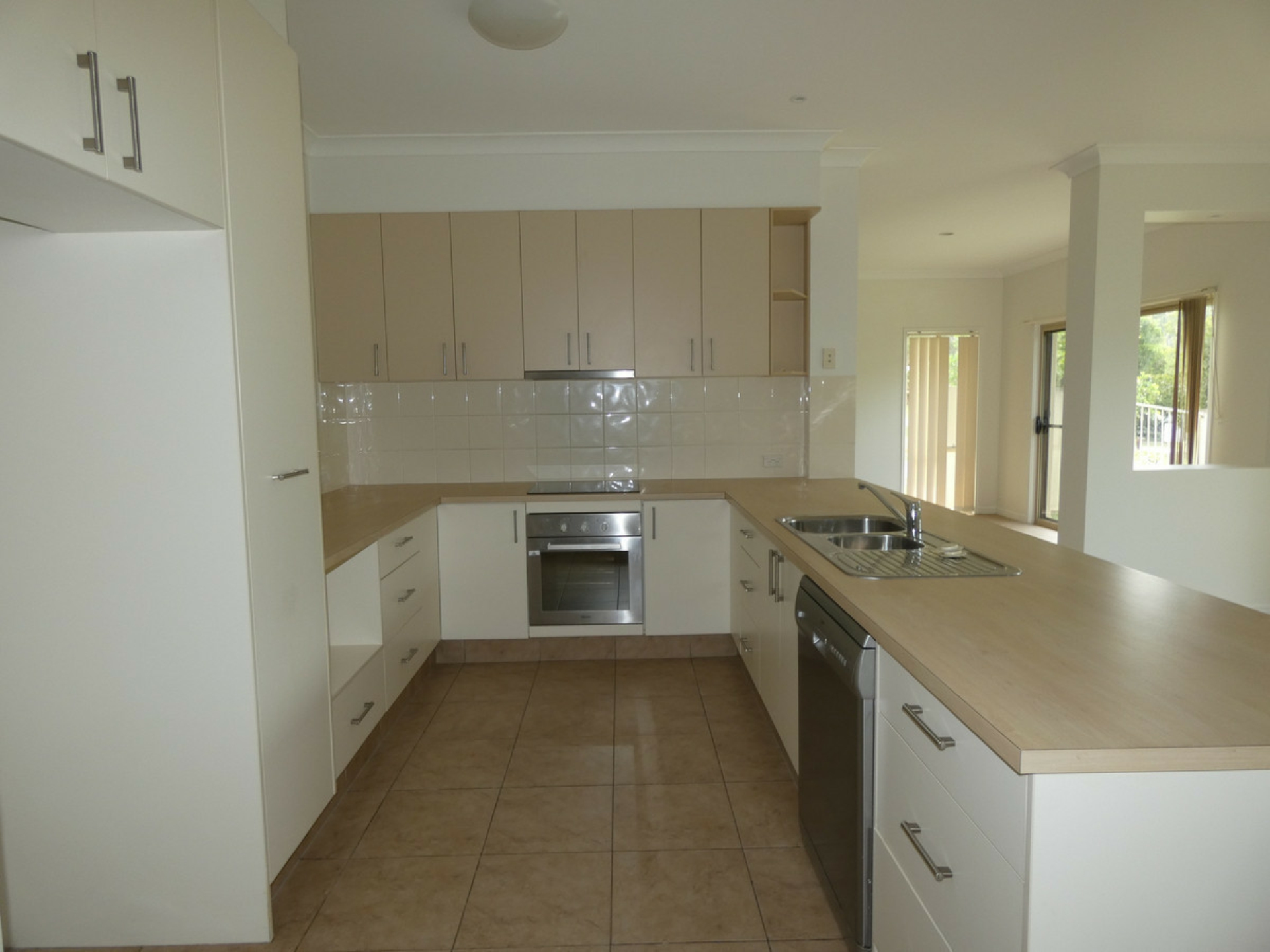 31 Serenade Drive, COOMERA WATERS