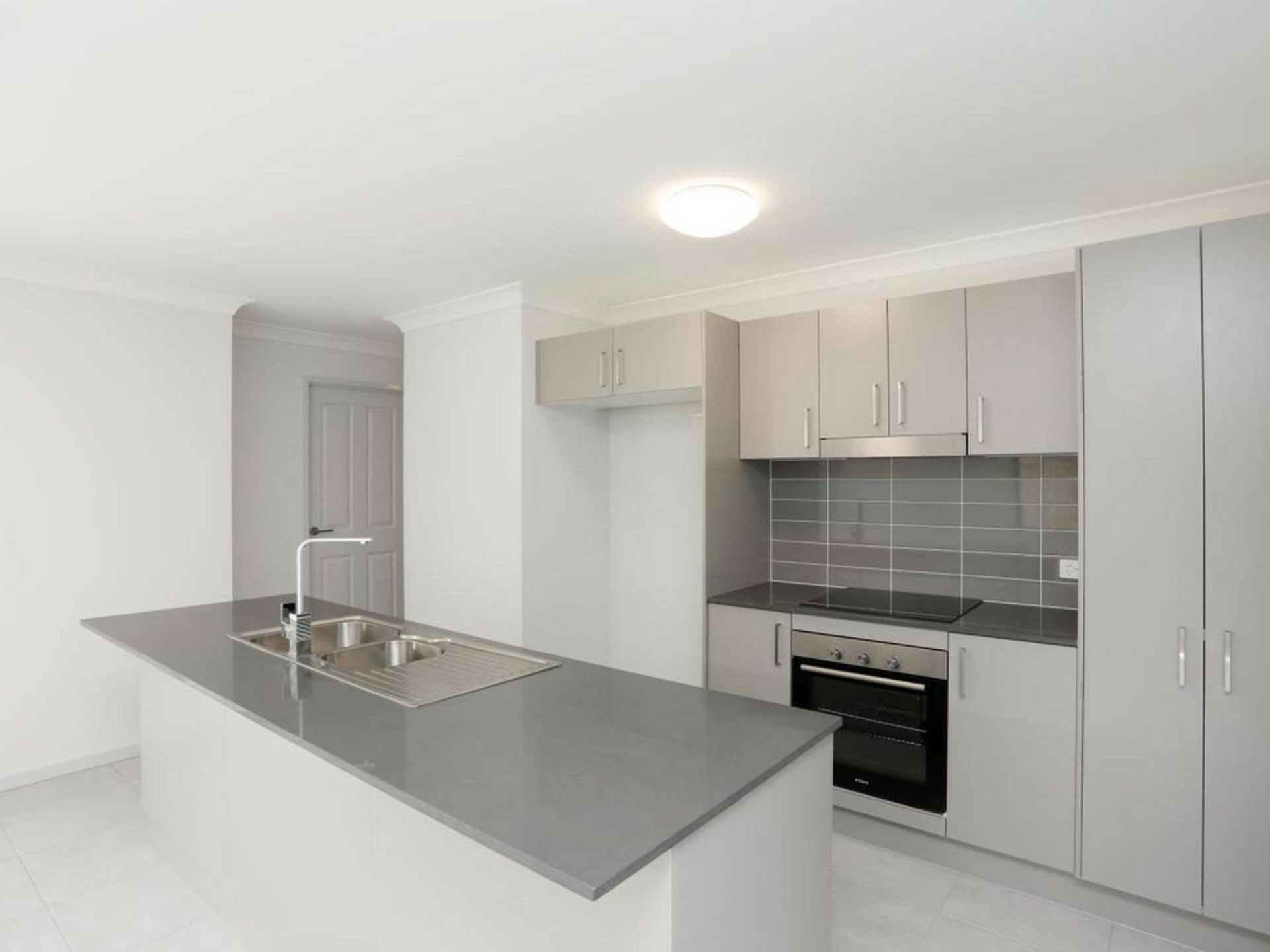 10 Mudlo Street, YARRABILBA