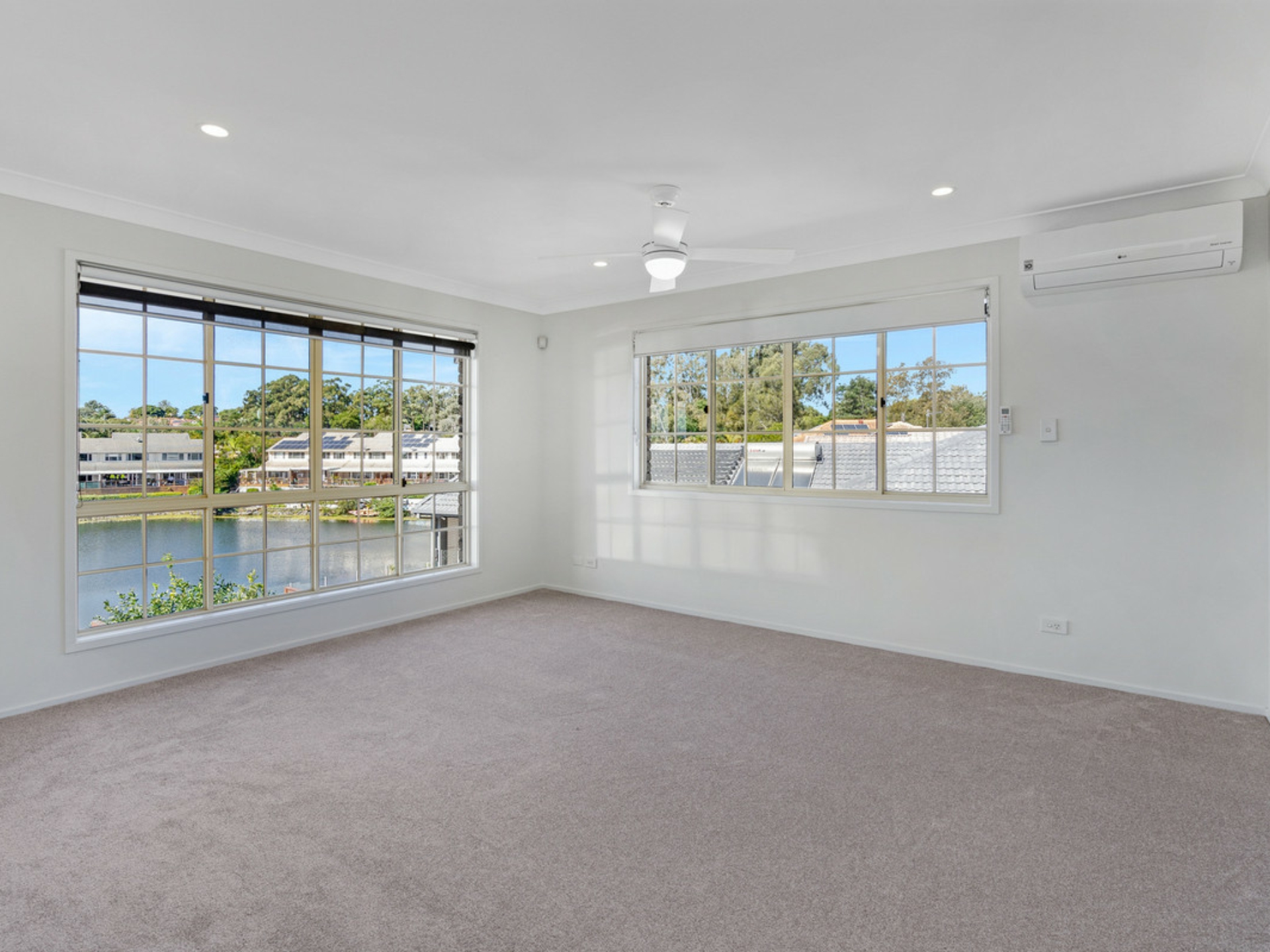 19 Tullamarine Drive, ROBINA