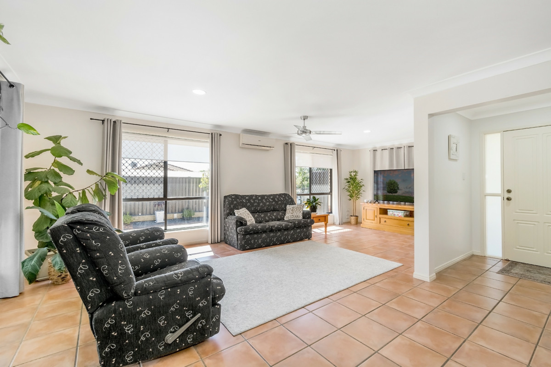 5 Prominent Crescent, UPPER COOMERA