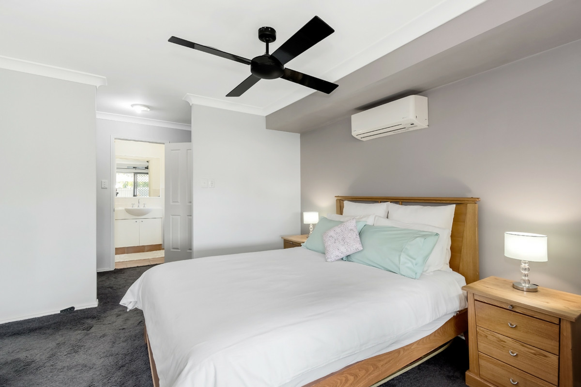 5 Prominent Crescent, UPPER COOMERA