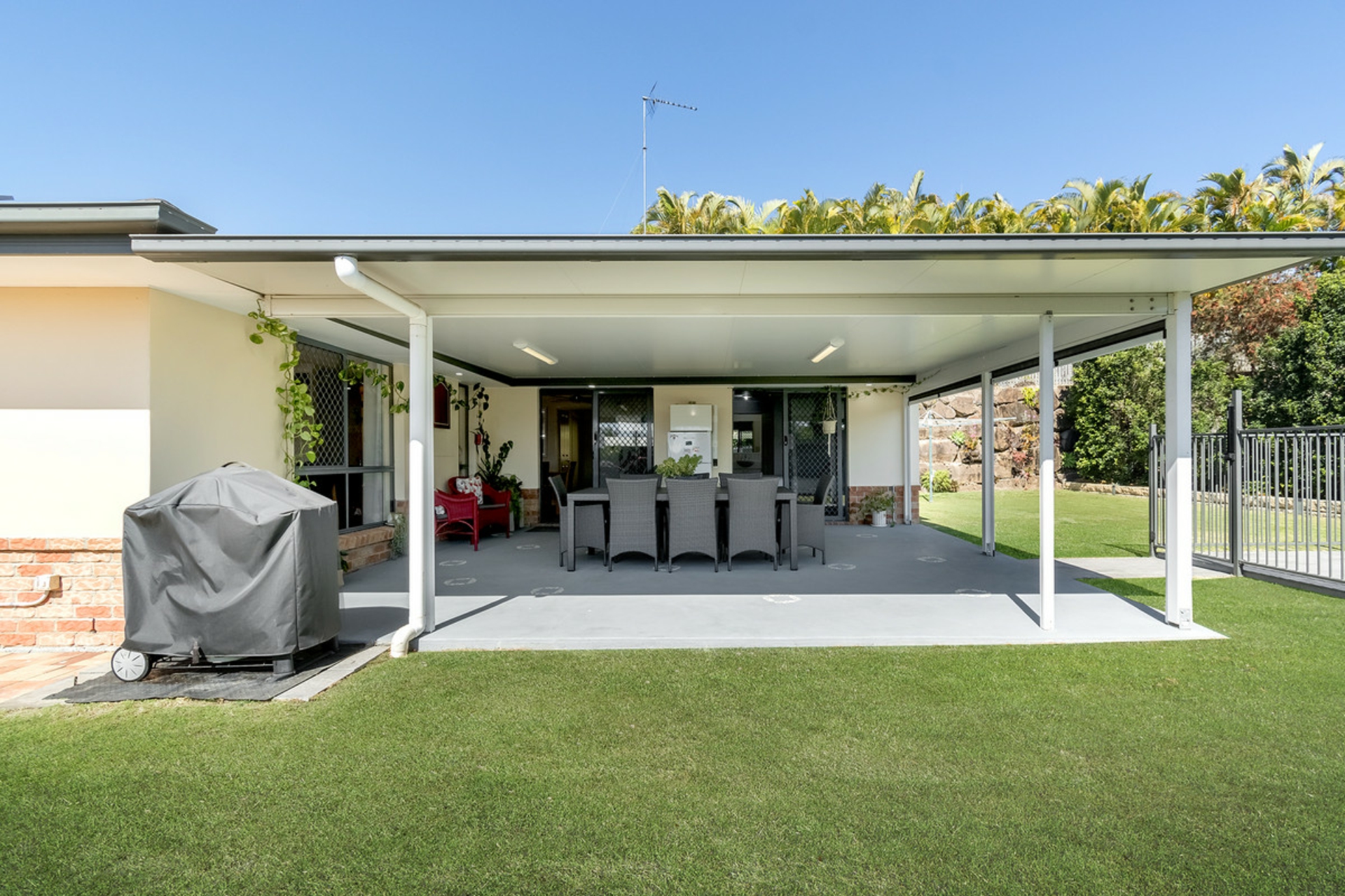 5 Prominent Crescent, UPPER COOMERA