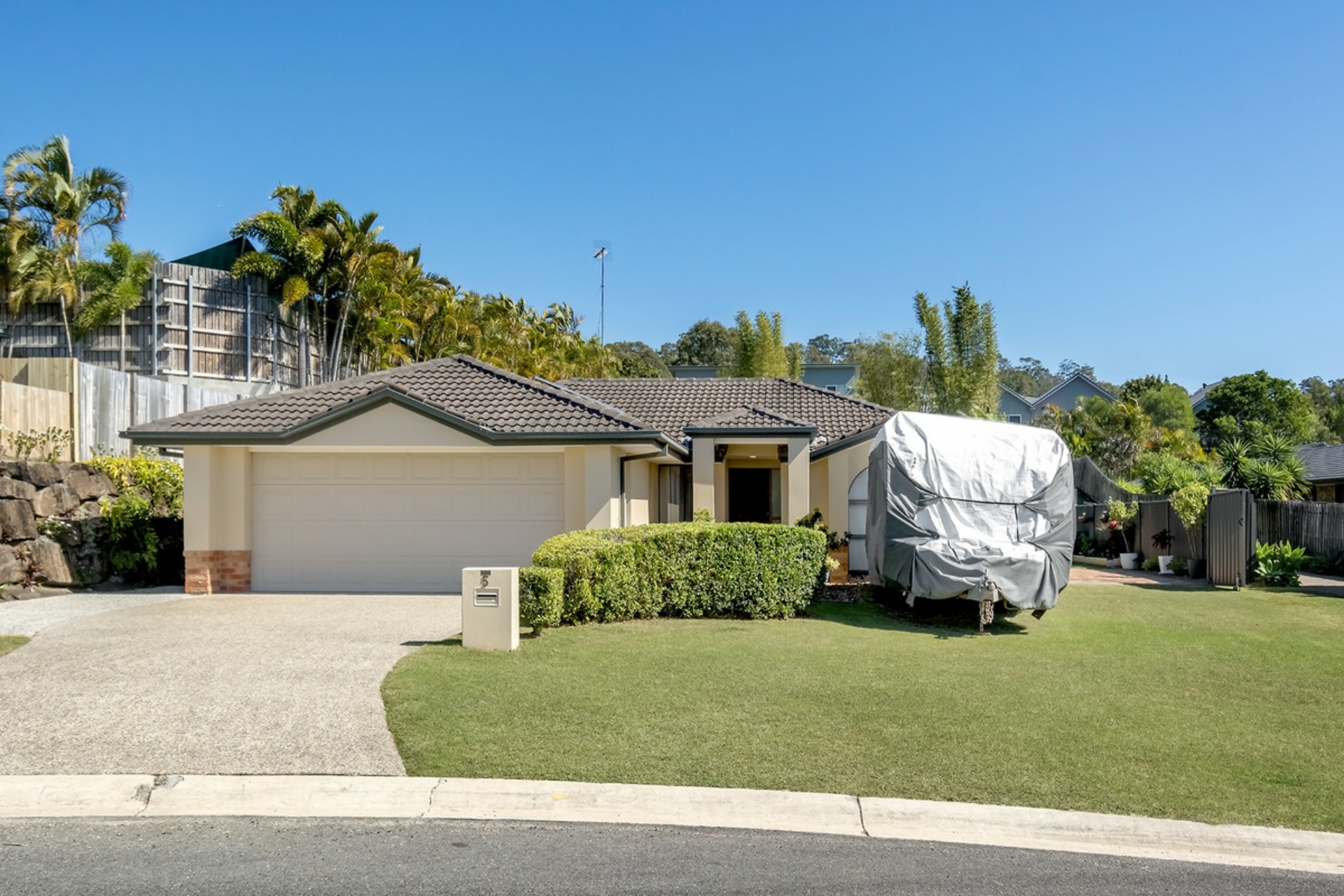 5 Prominent Crescent, UPPER COOMERA