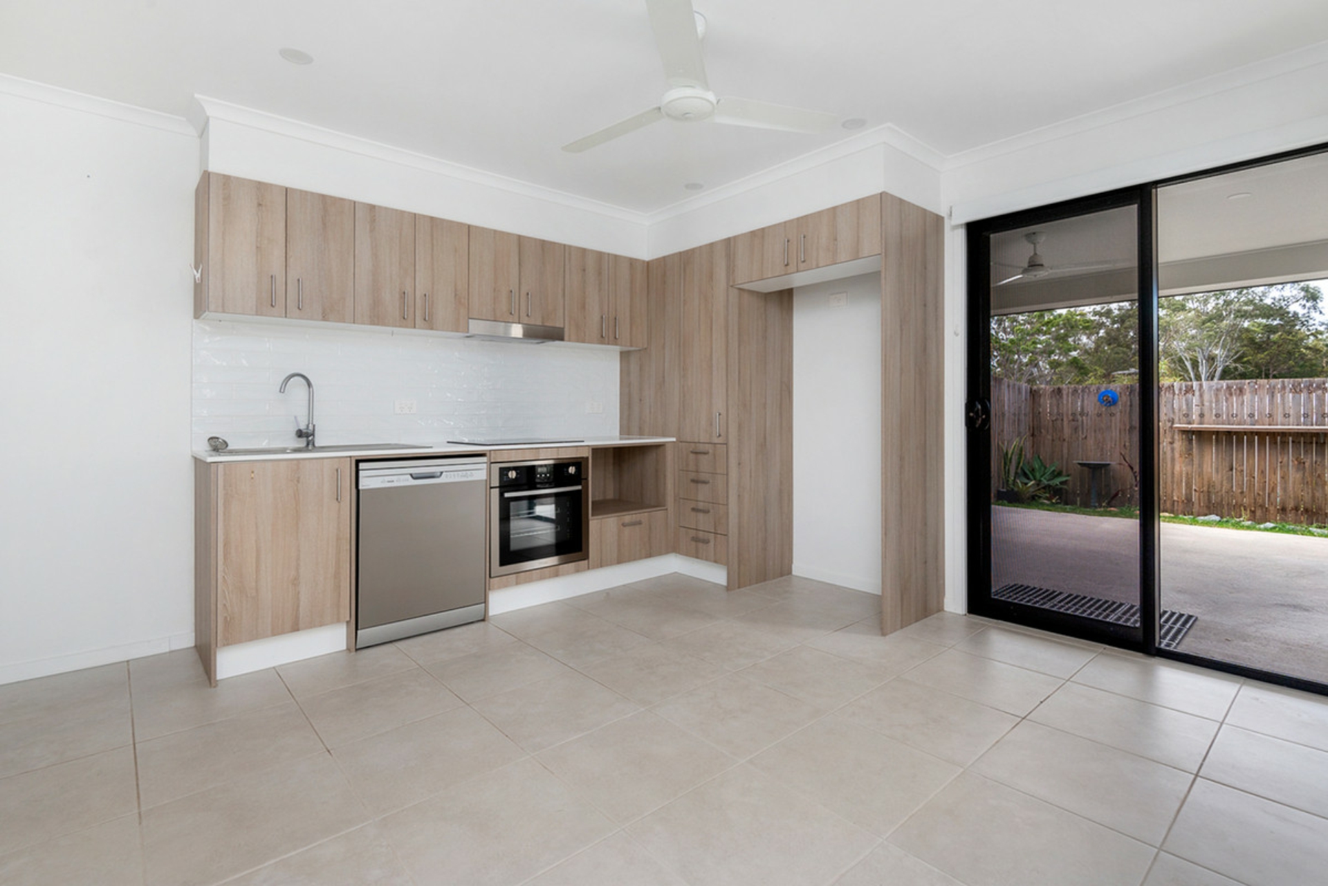 2/3 Oakland Street, BURPENGARY EAST