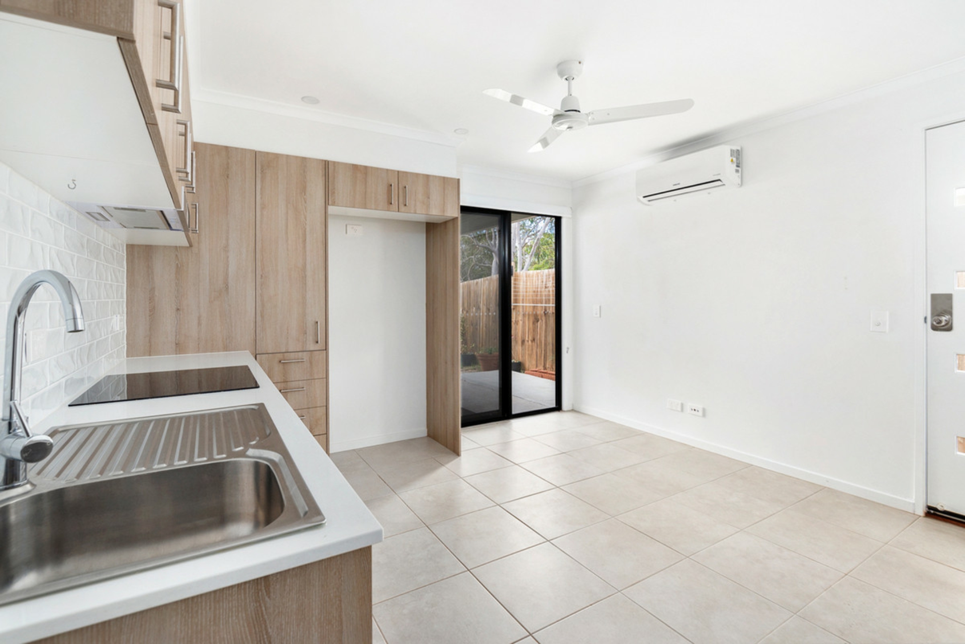 2/3 Oakland Street, BURPENGARY EAST
