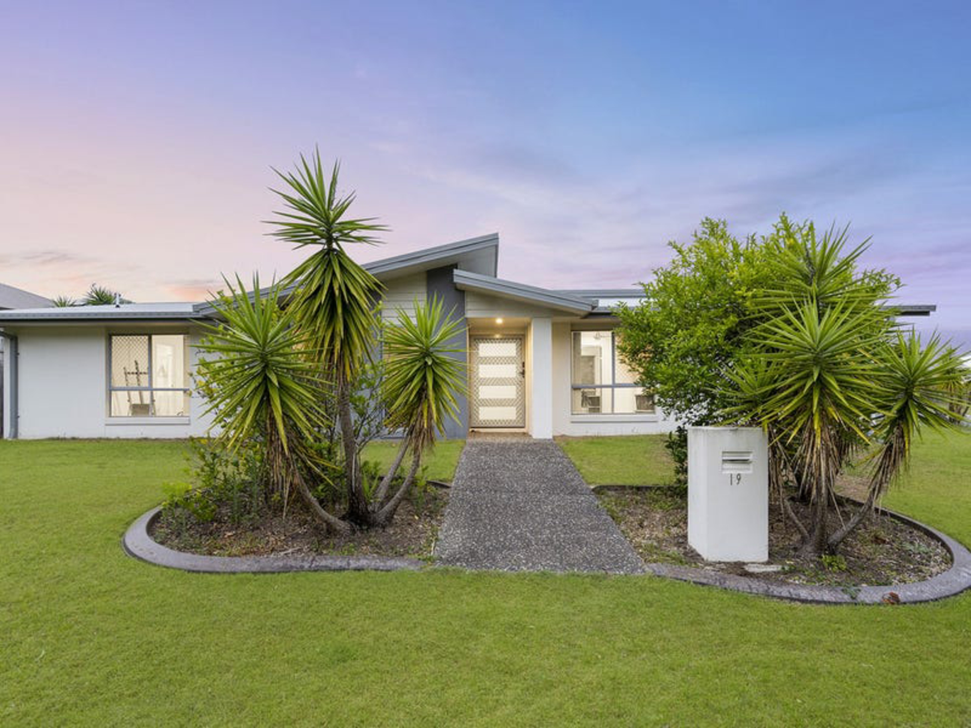 19 Cypress Circuit, Coomera
