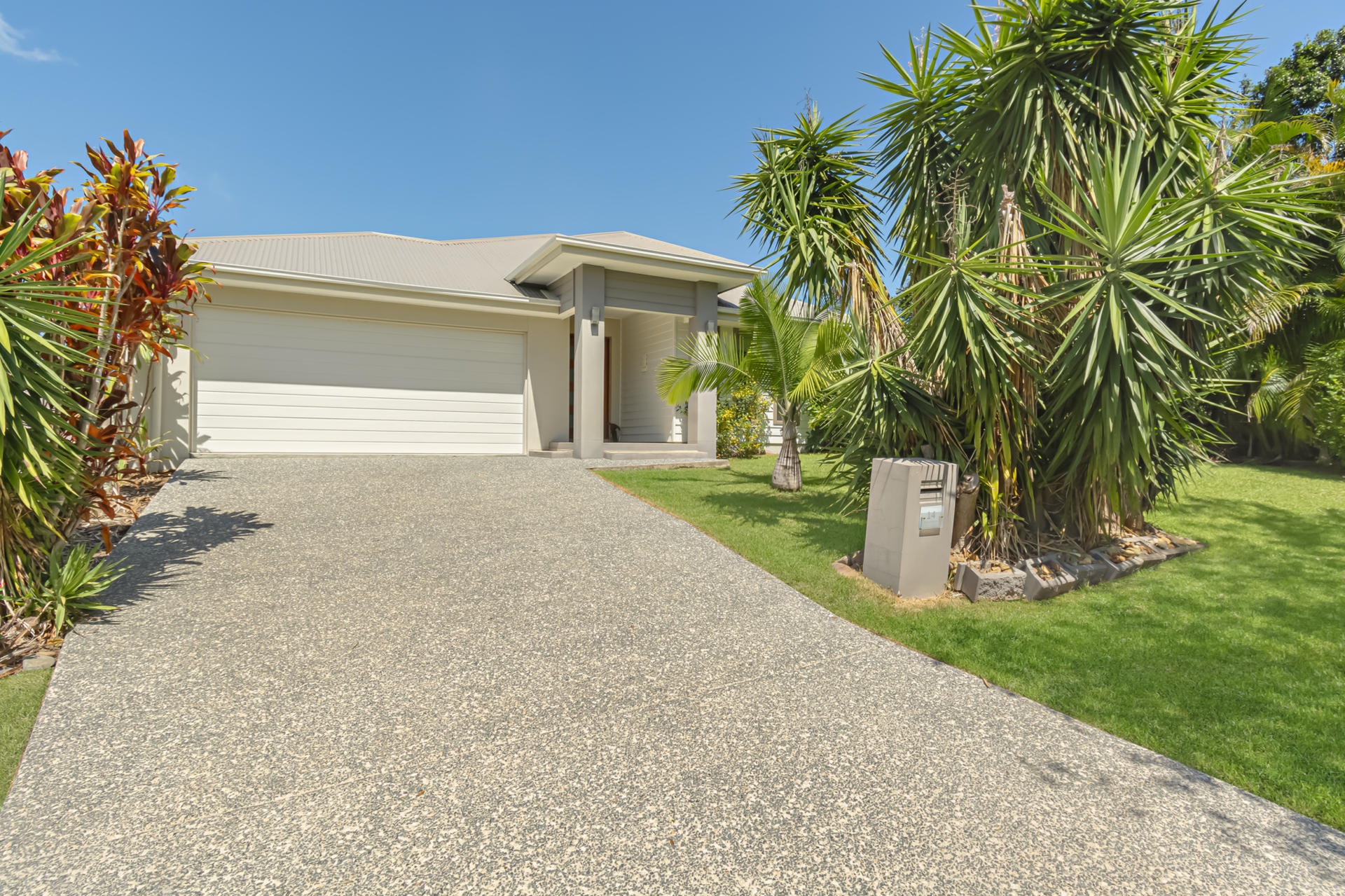 14 Valley Brook Rise, MAUDSLAND