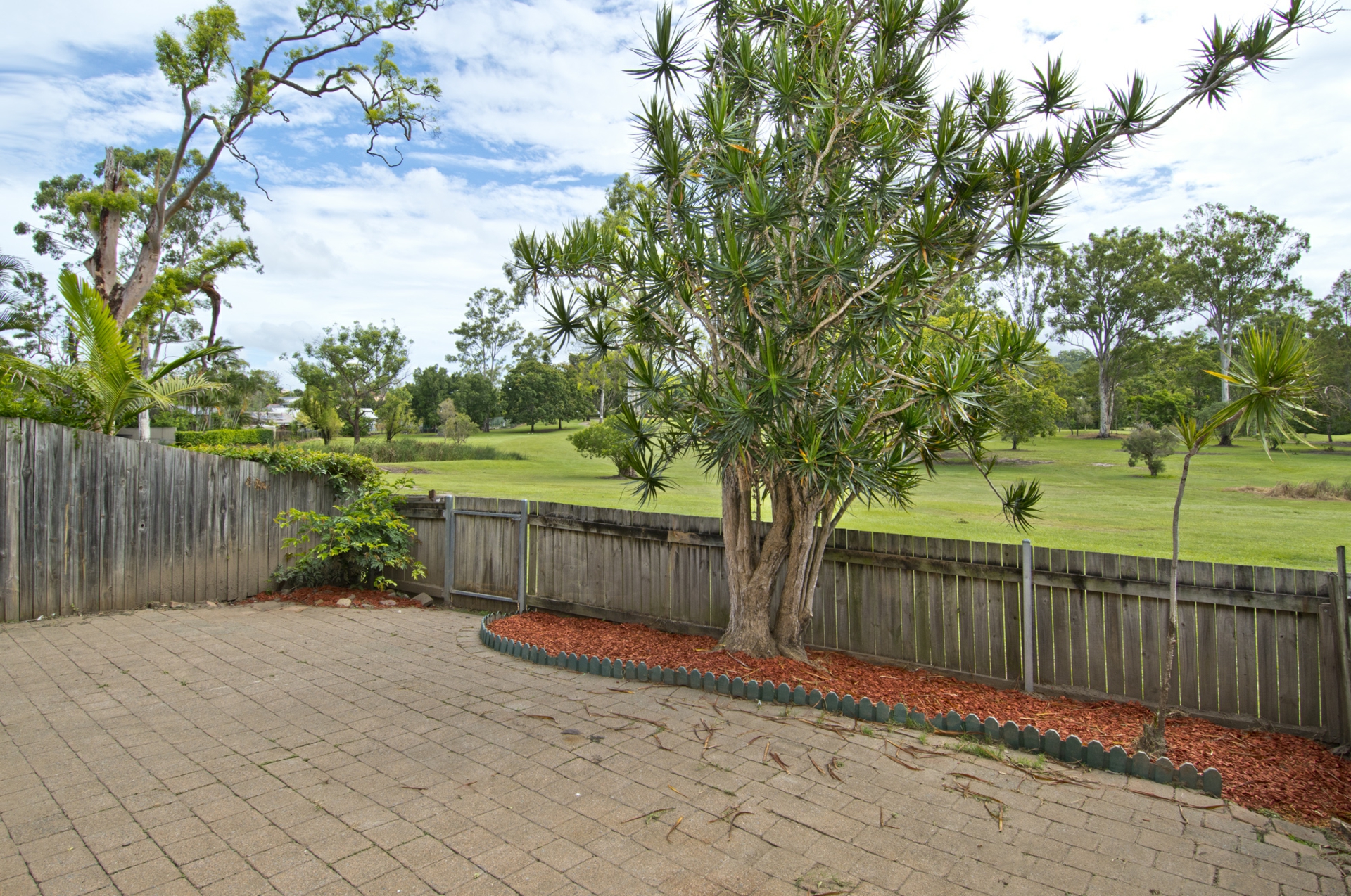 1/30 Stretton Drive, HELENSVALE