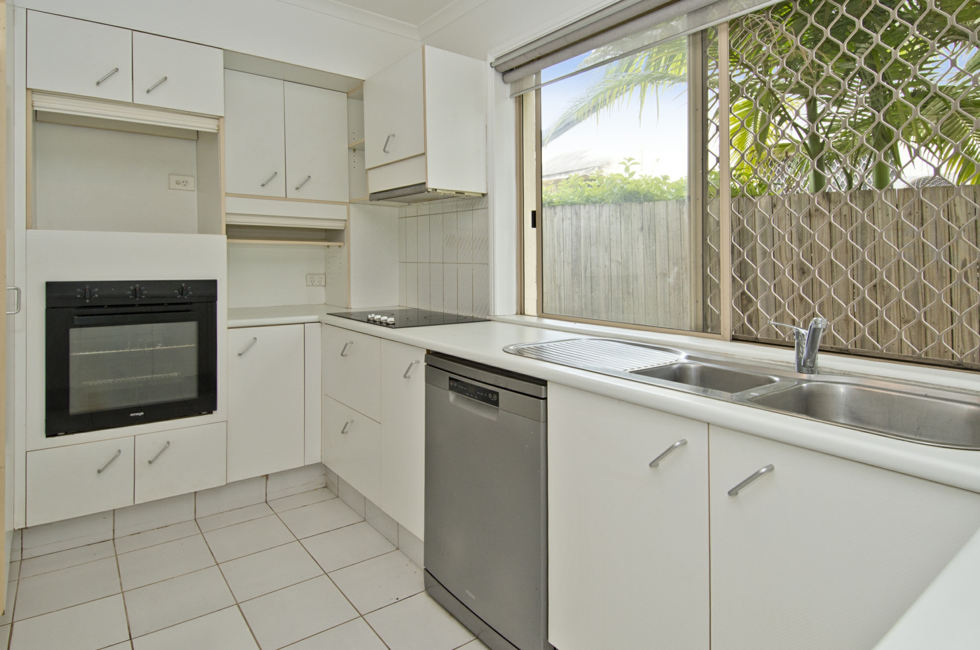 1/30 Stretton Drive, HELENSVALE