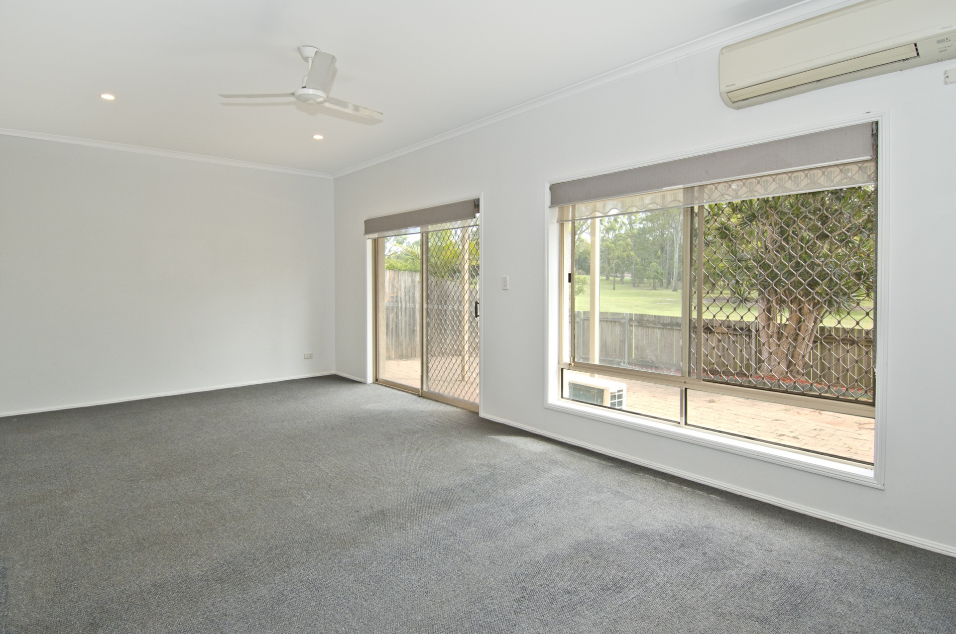 1/30 Stretton Drive, HELENSVALE