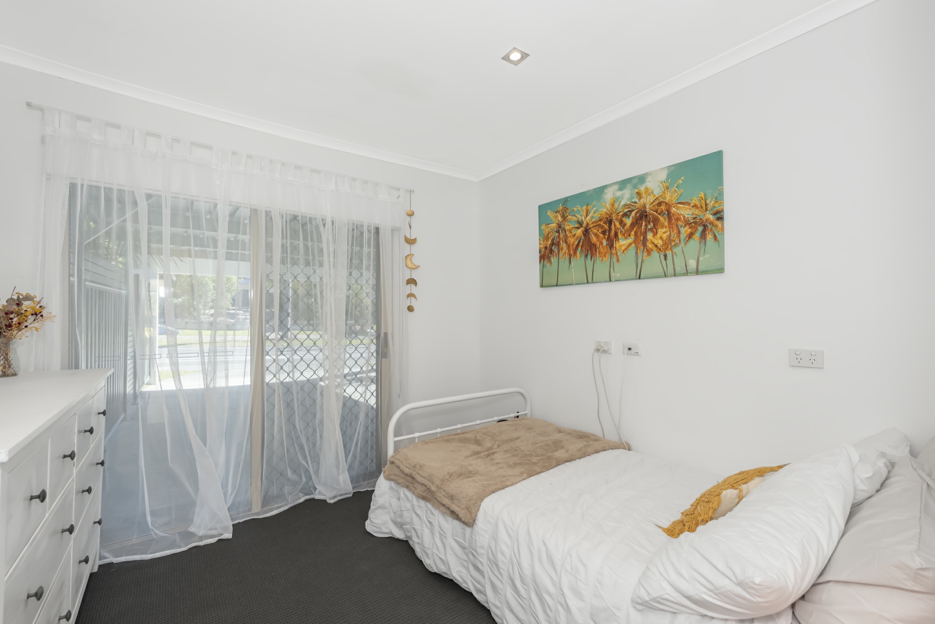 141 Discovery Drive, HELENSVALE