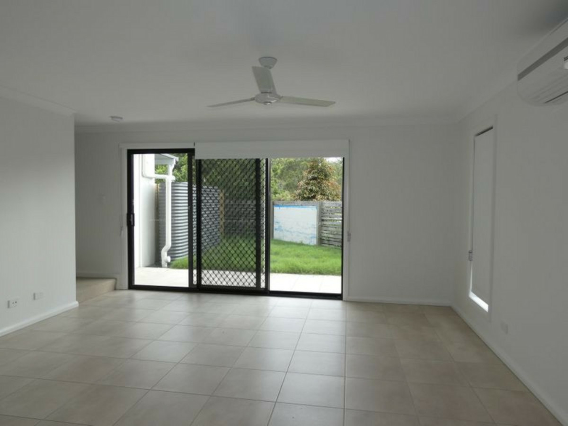 201/1 Christine Drive — photo 5 of 12