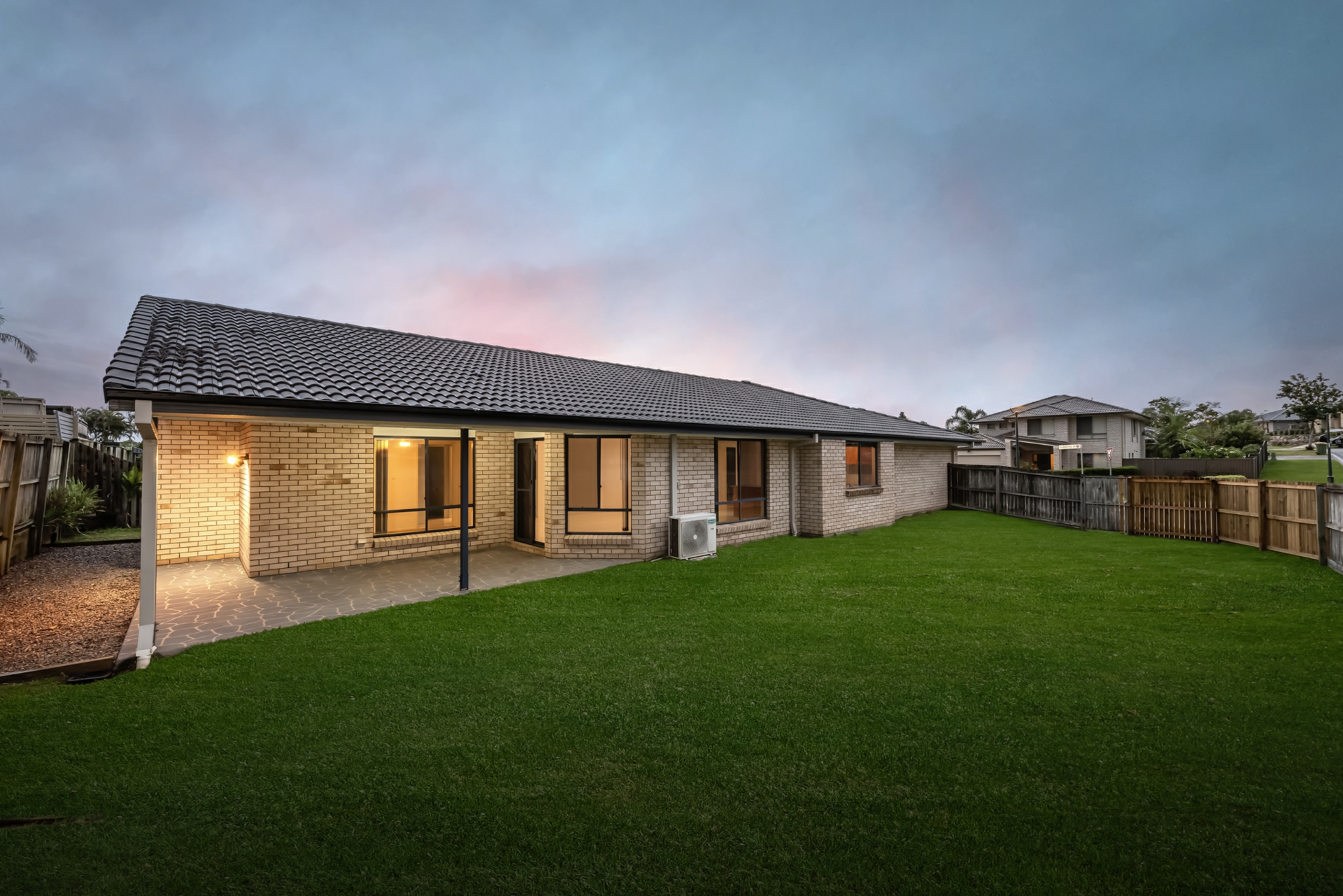 8 Glasswing Drive, UPPER COOMERA