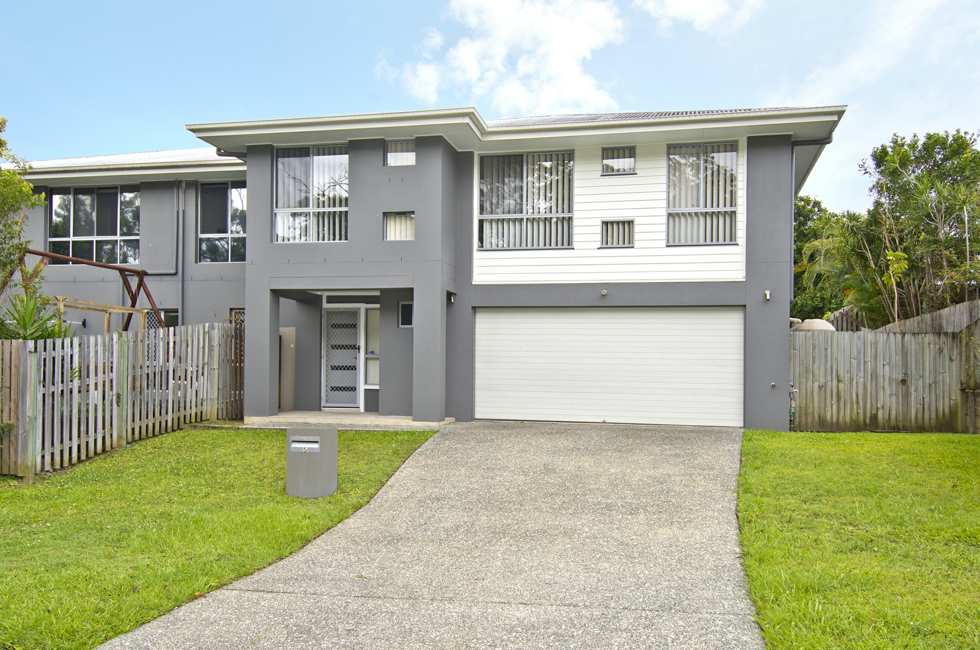 5 Henry street, COOMERA