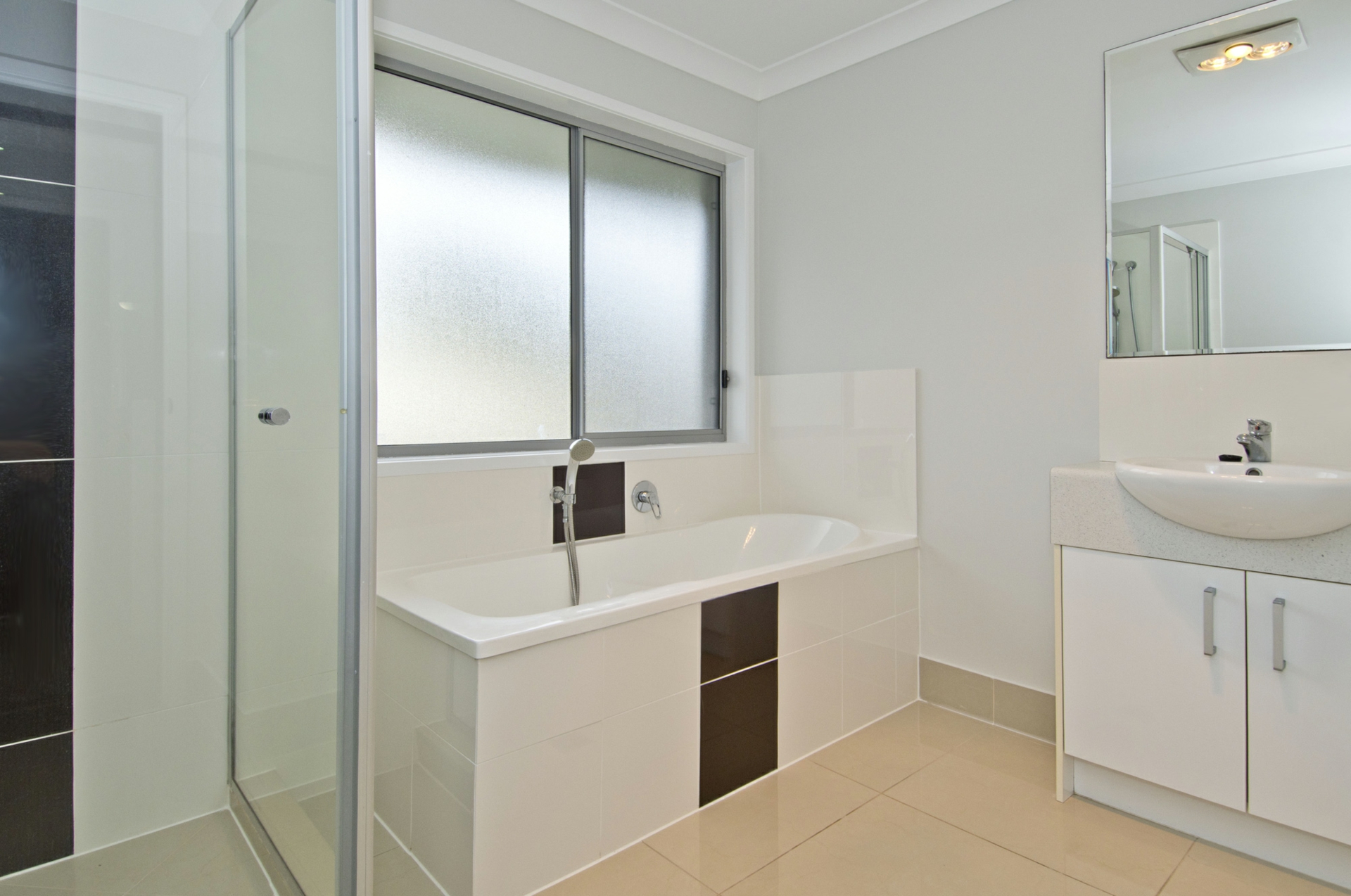 5 Henry street, COOMERA