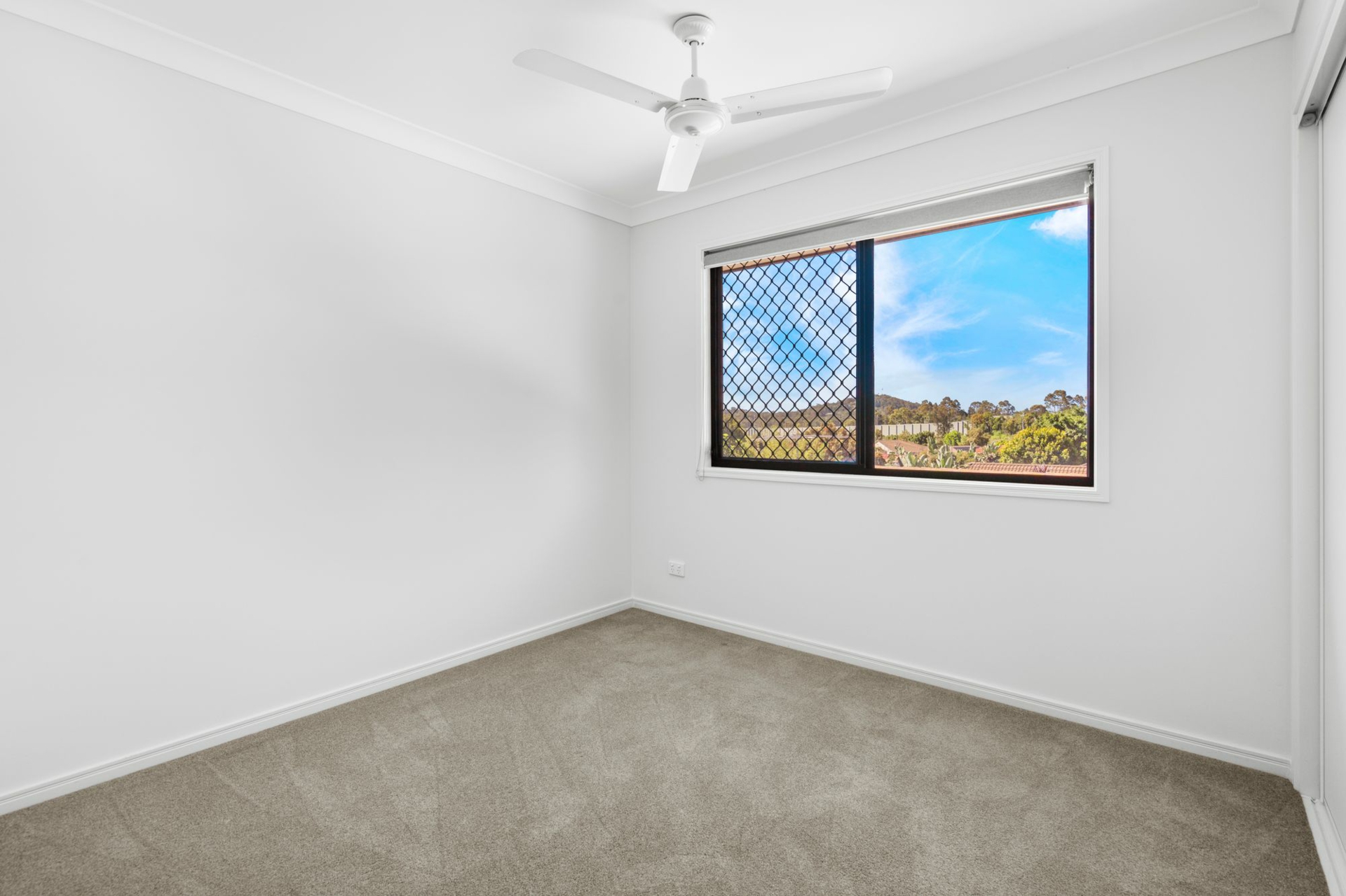 2/2 Armani Avenue, PIMPAMA
