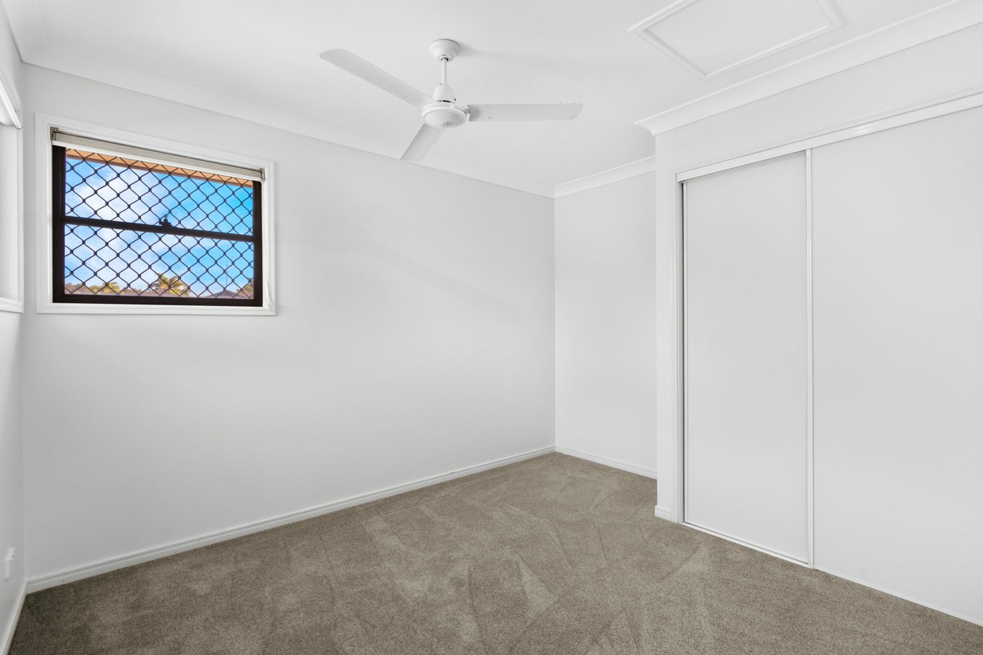 2/2 Armani Avenue, PIMPAMA