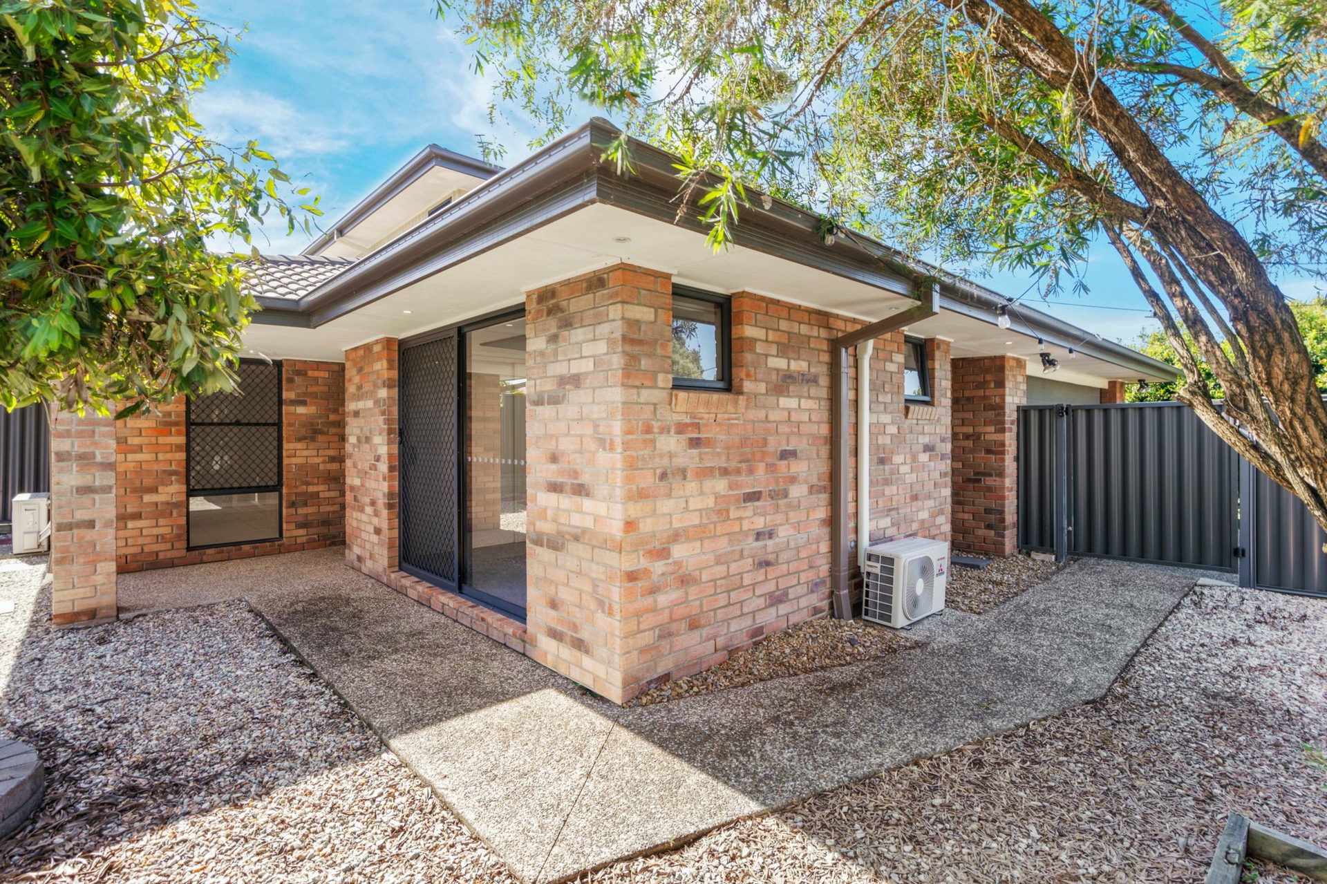 2/2 Armani Avenue, PIMPAMA