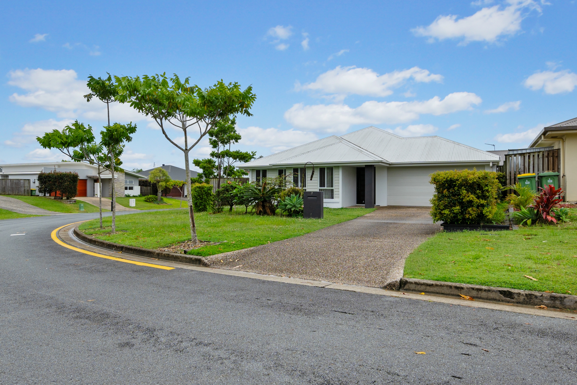 7 Severn Street, COOMERA