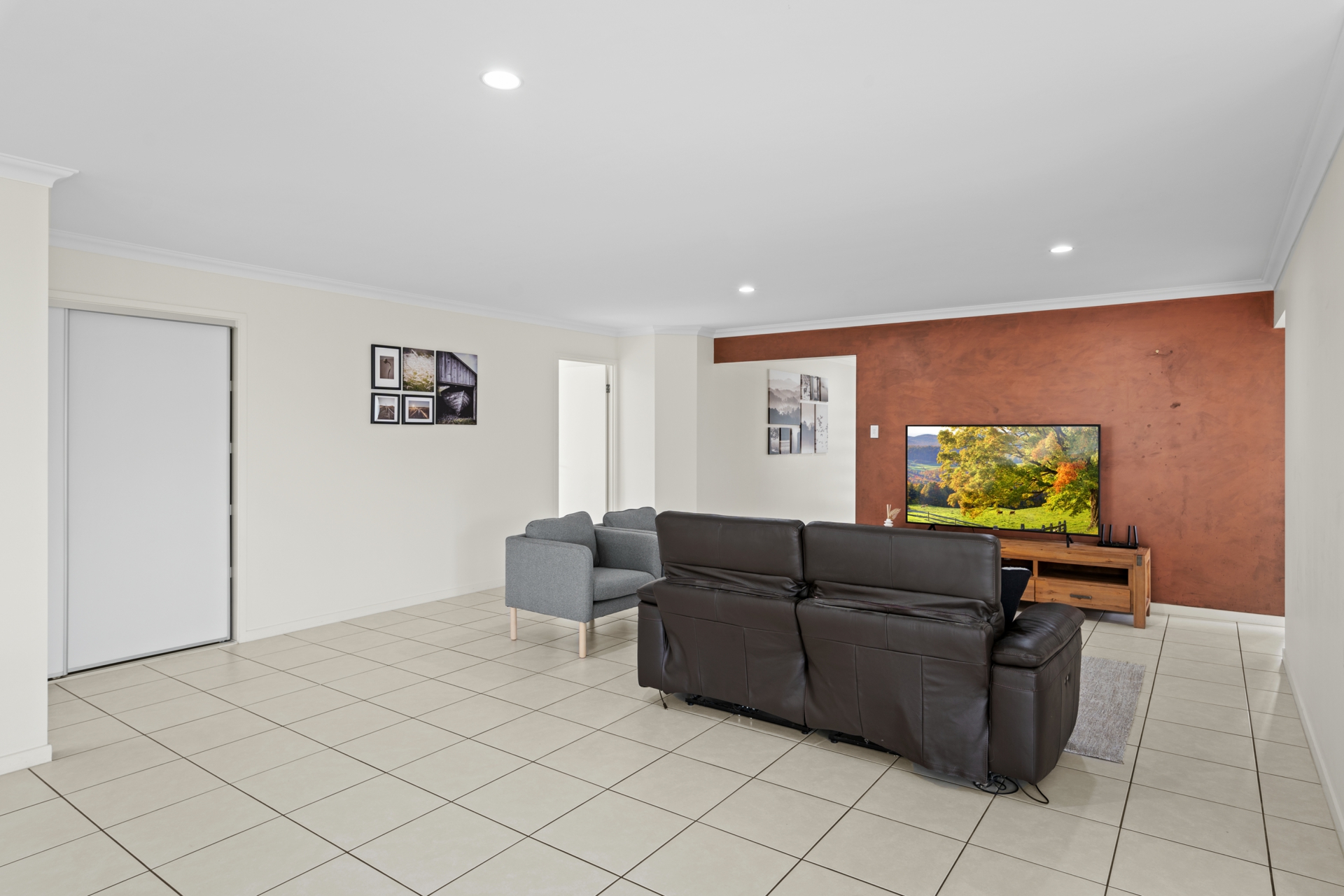 7 Severn Street, COOMERA