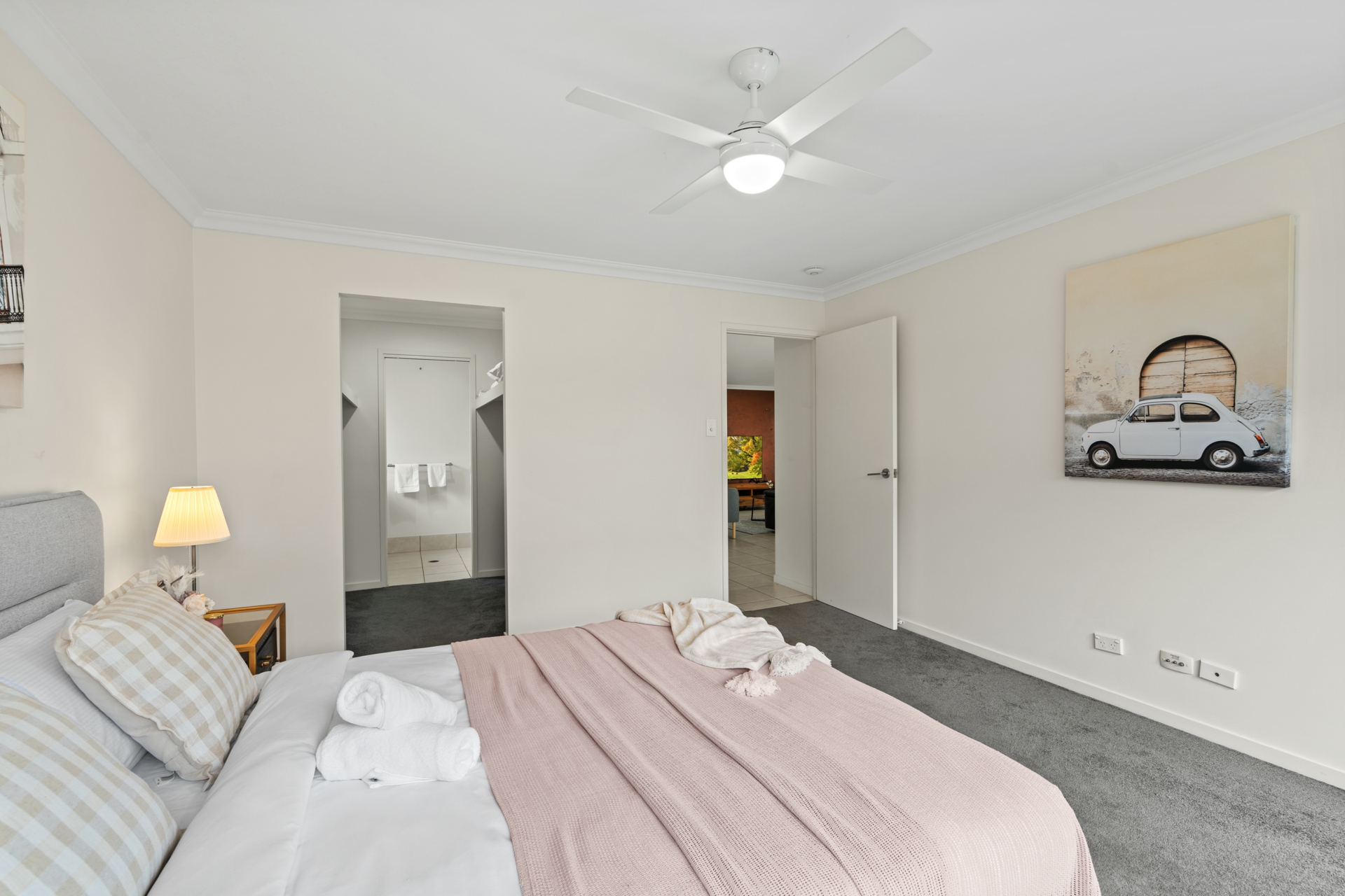7 Severn Street, COOMERA