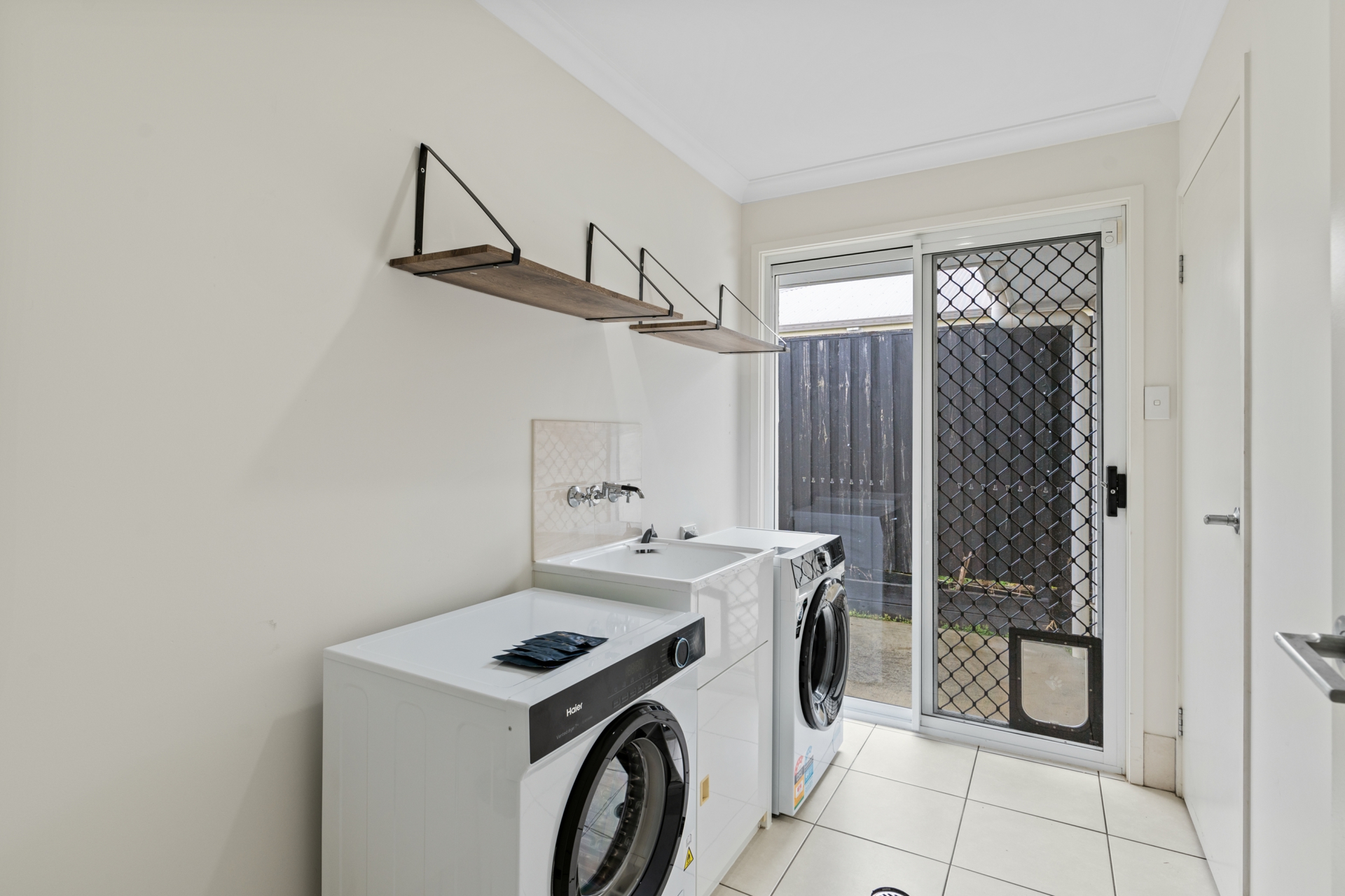 7 Severn Street, COOMERA