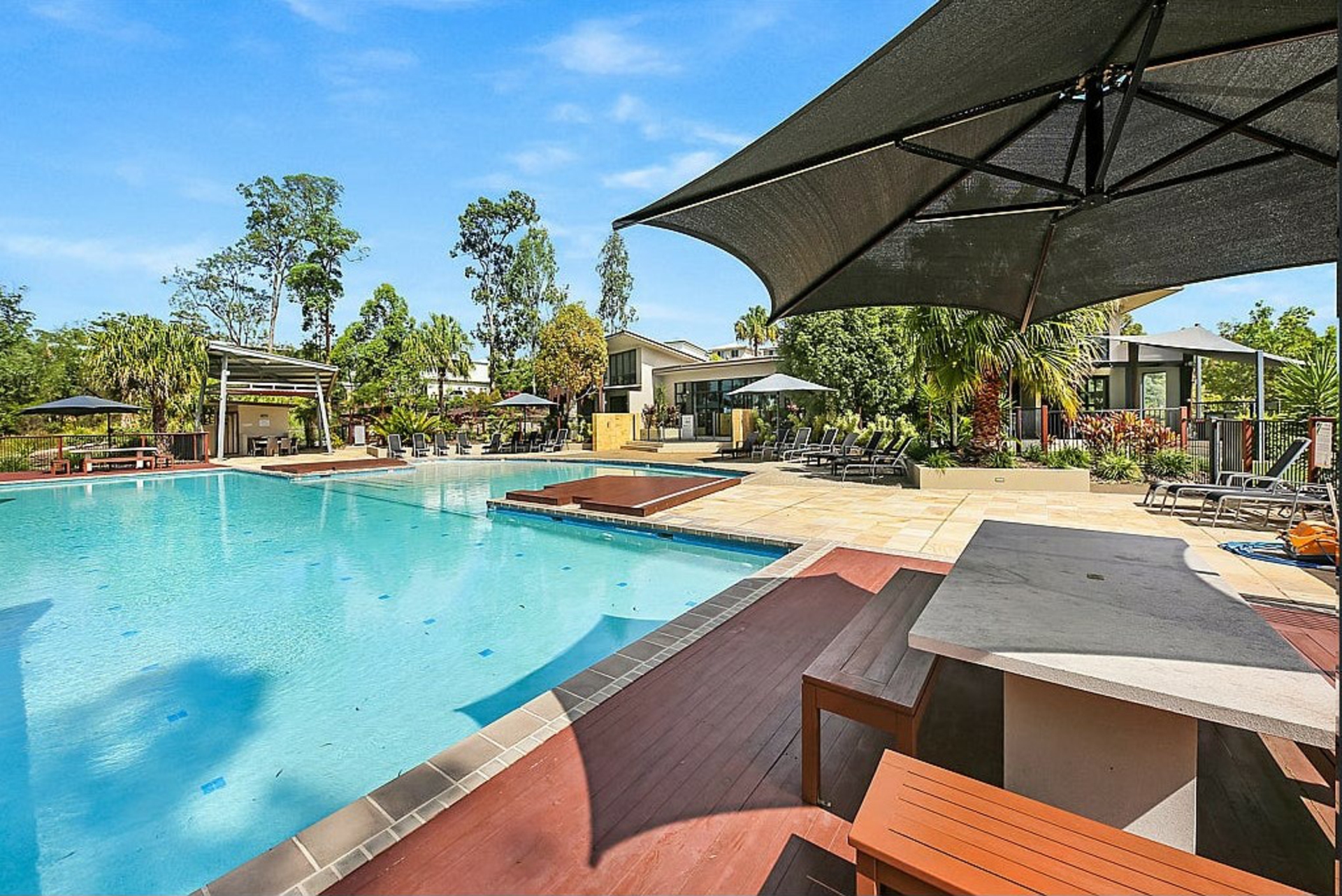7 Severn Street, COOMERA