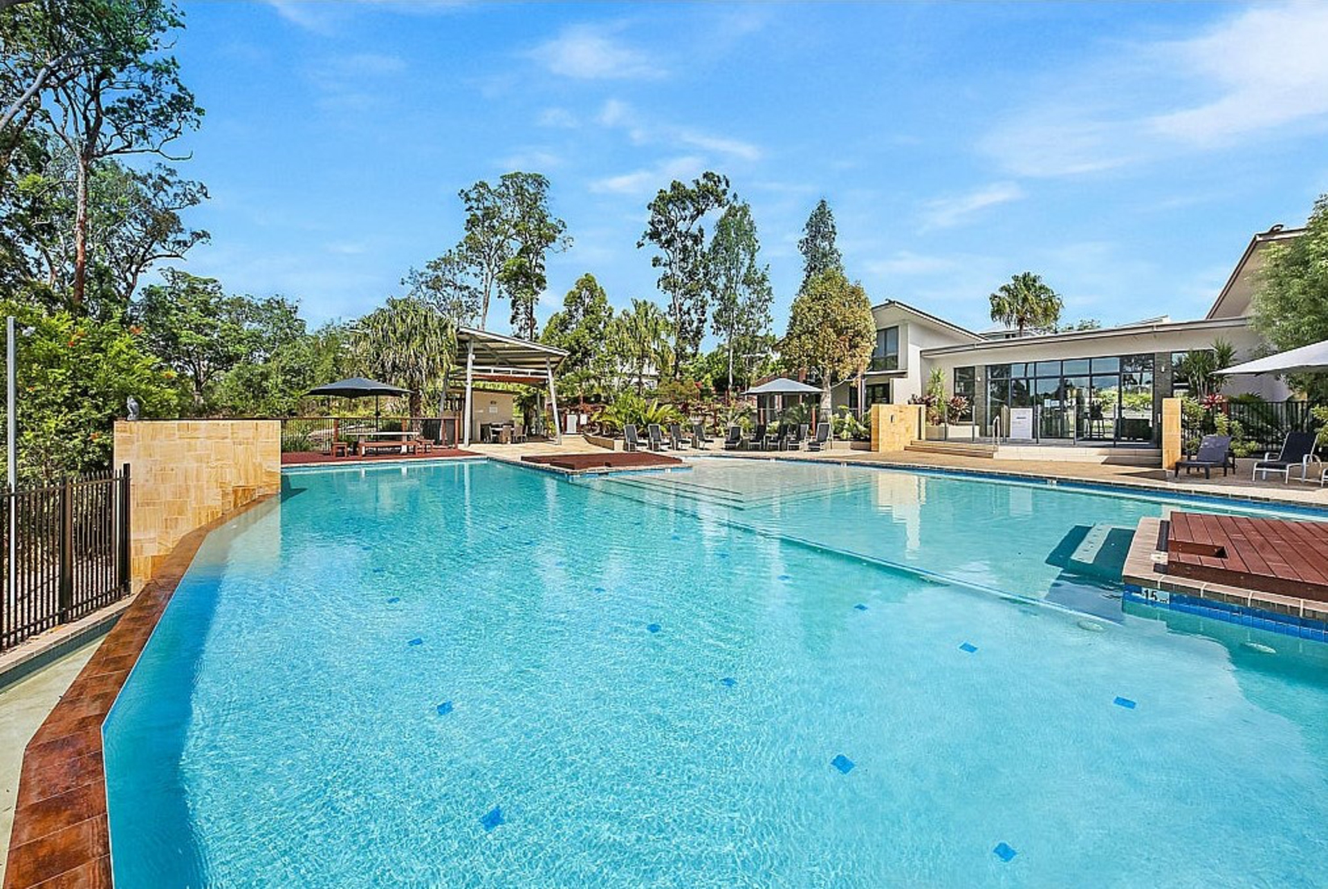 7 Severn Street, COOMERA