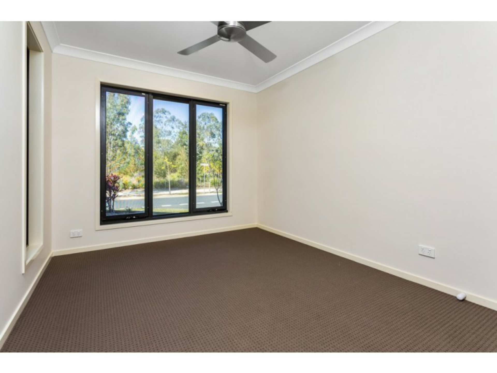 33 Blossom Street, YARRABILBA
