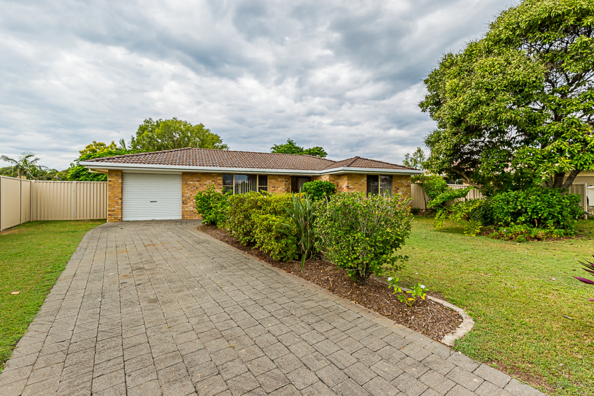 24 Ashburton Close — photo 6 of 22