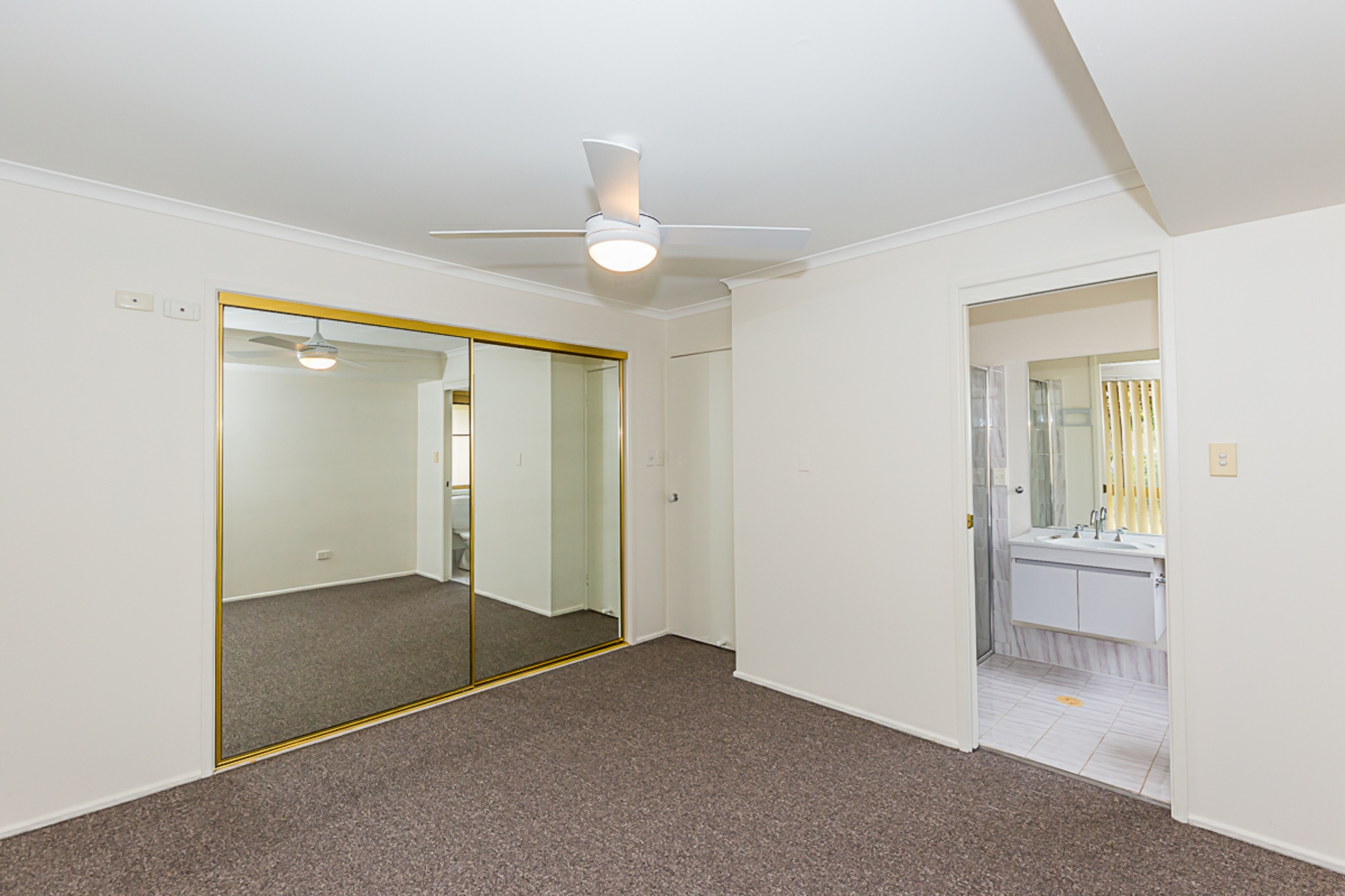 24 Ashburton Close — photo 11 of 22