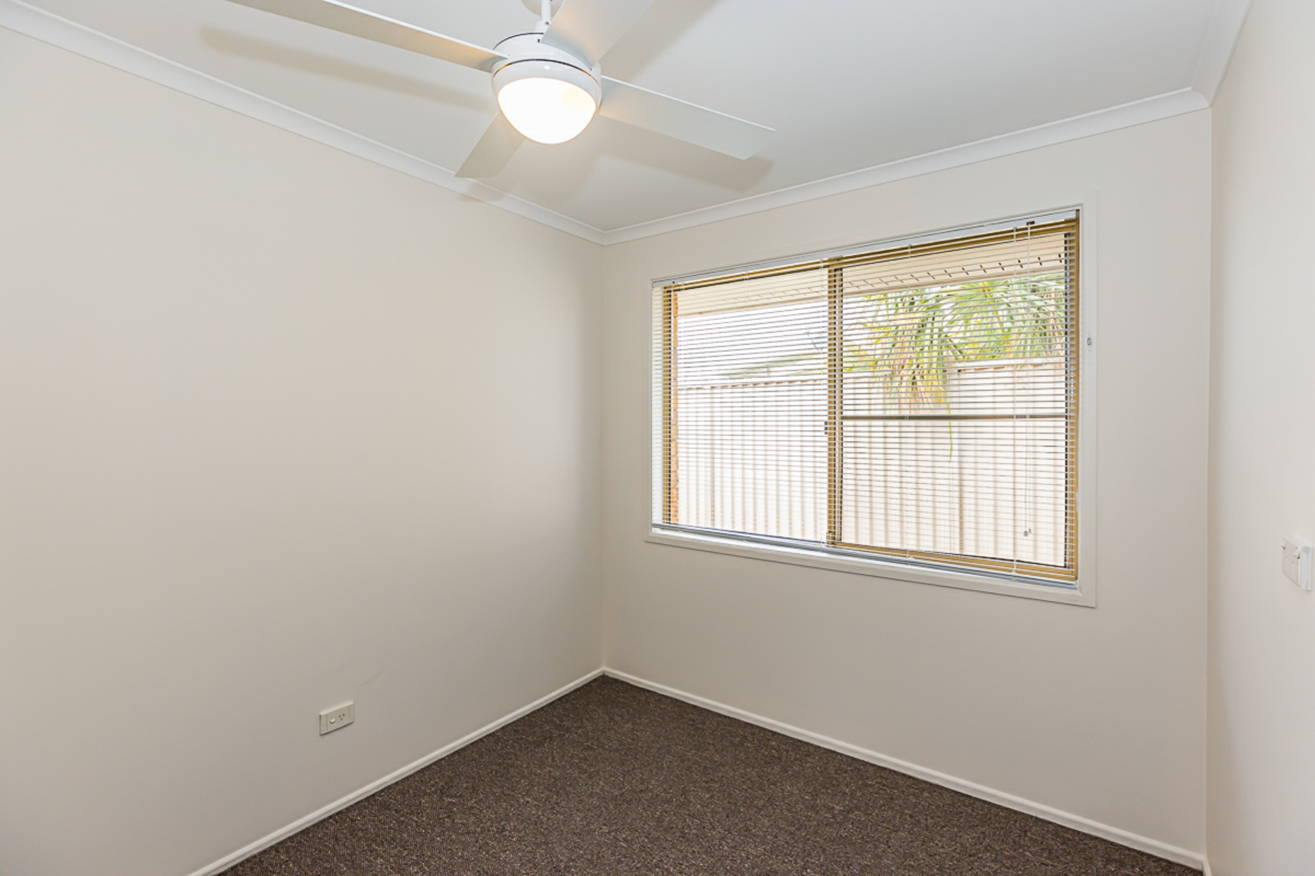 24 Ashburton Close — photo 14 of 22