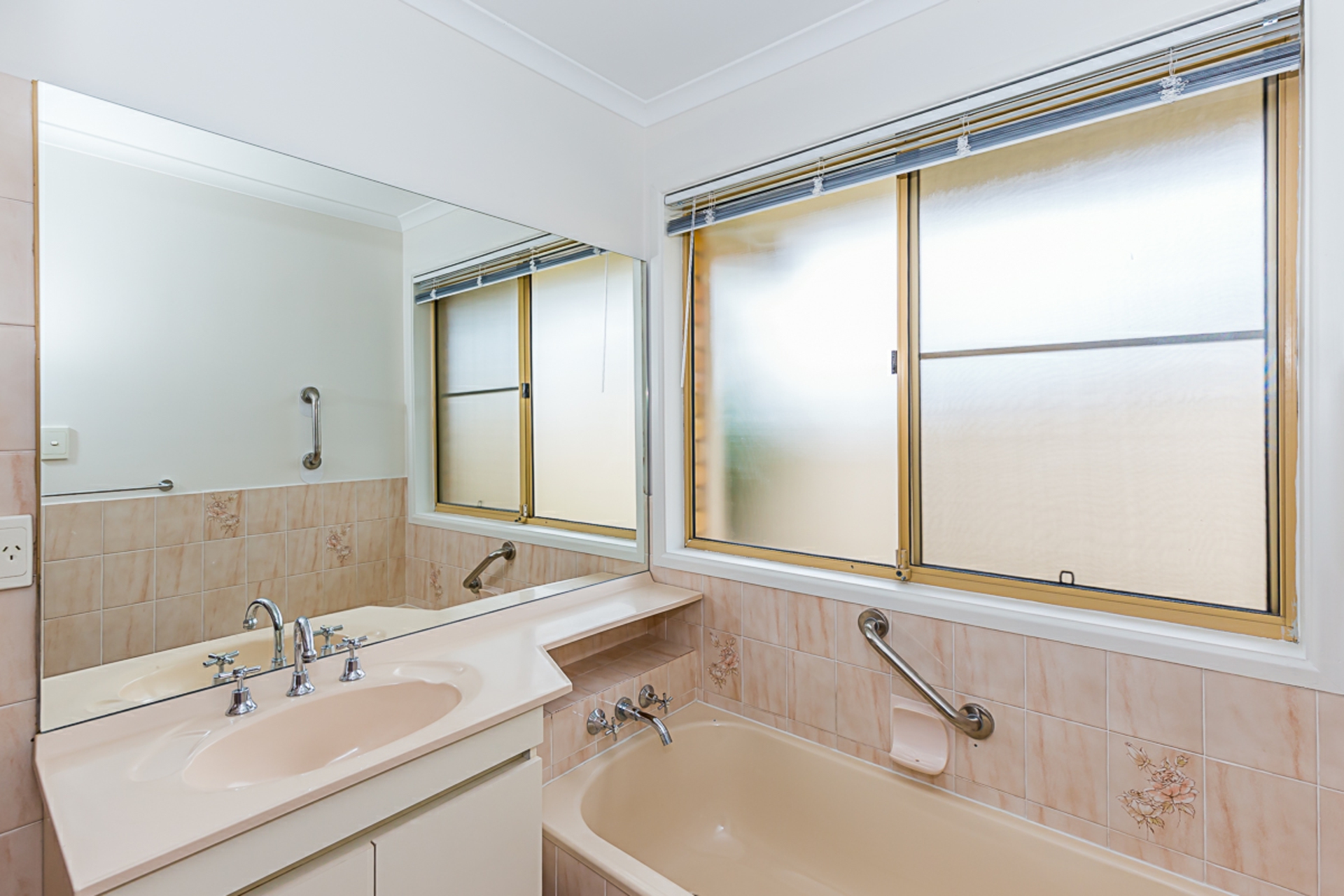 24 Ashburton Close — photo 17 of 22