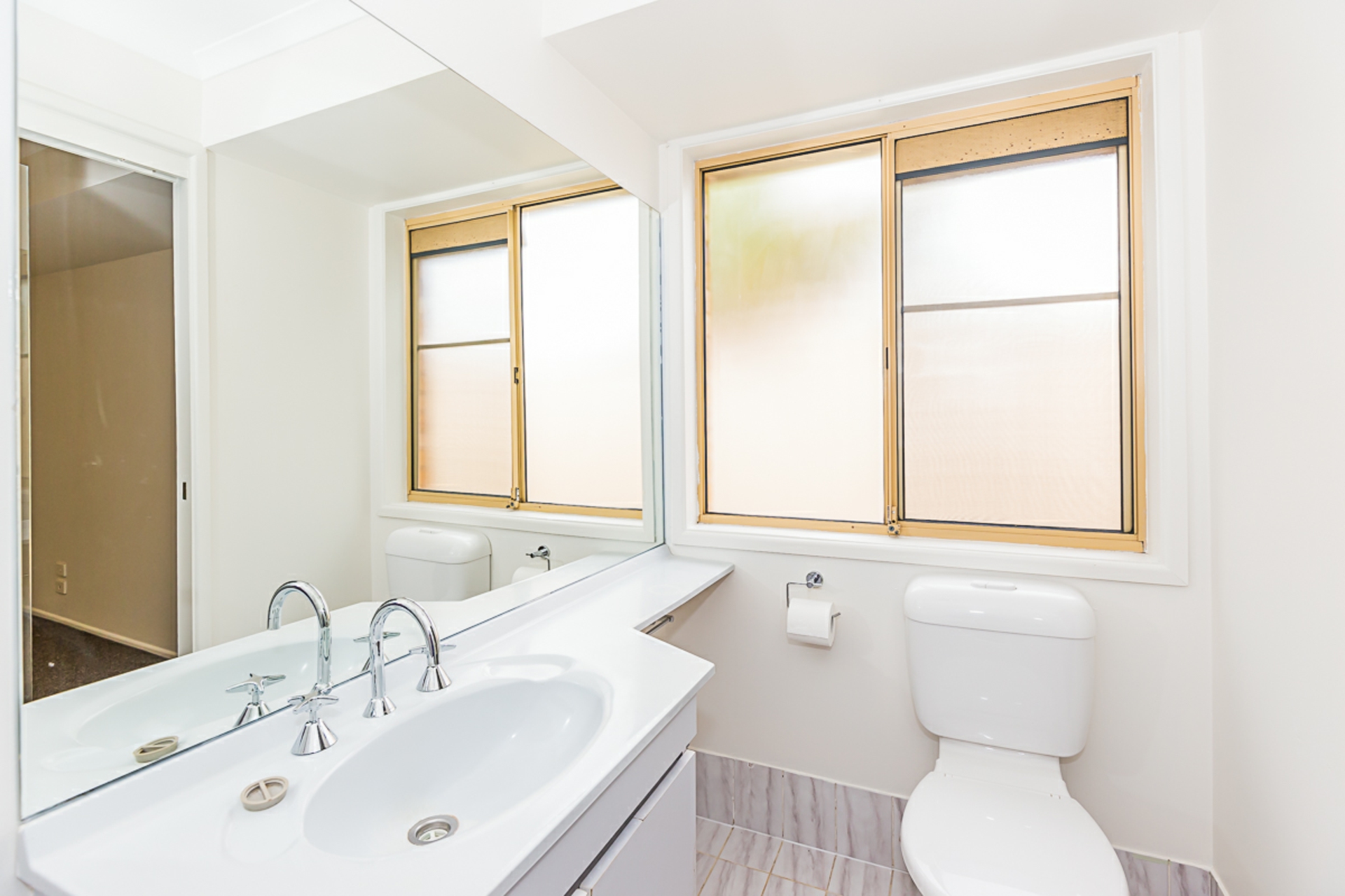 24 Ashburton Close — photo 18 of 22