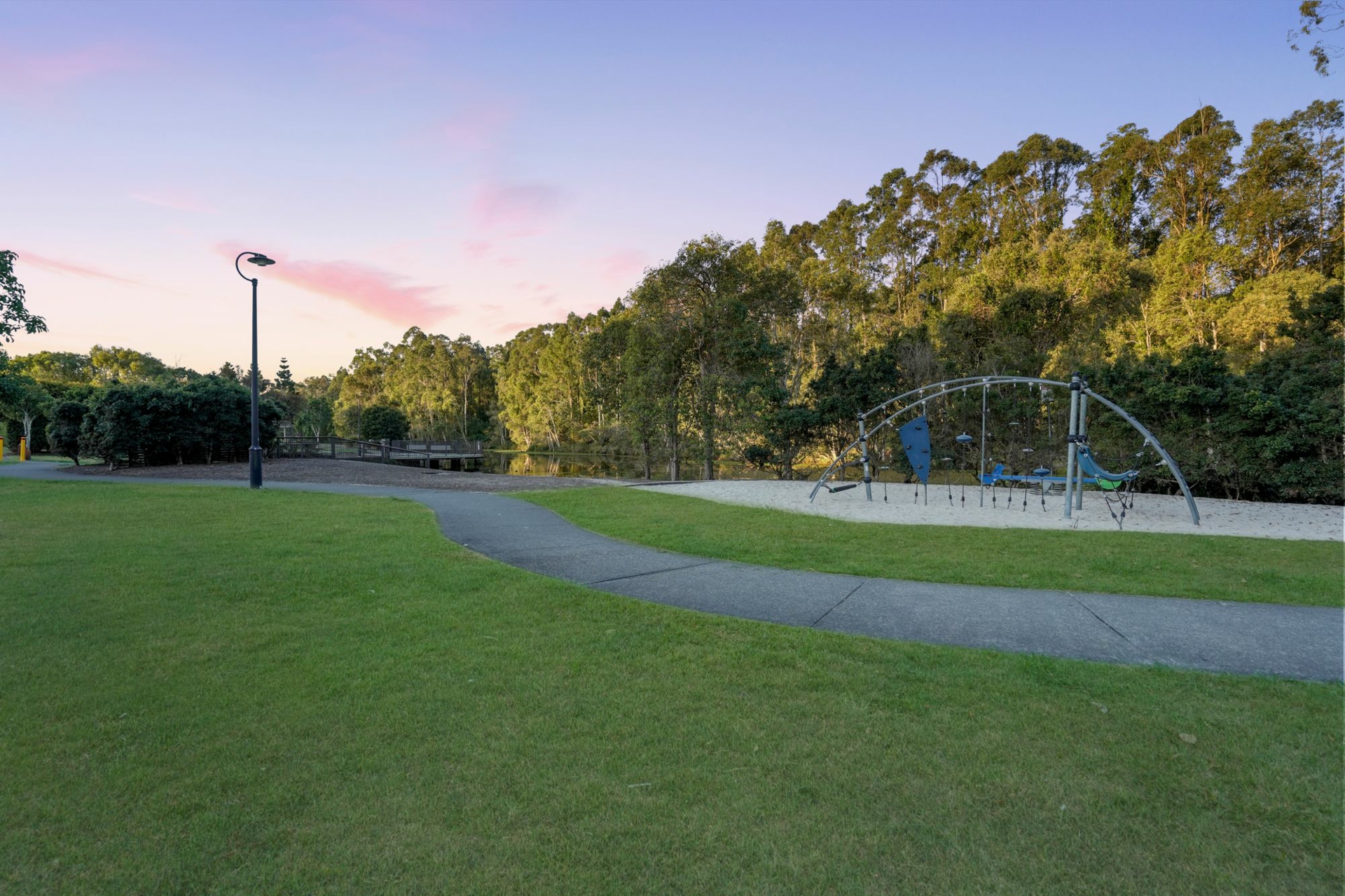 8/23 Park Esplanade — photo 26 of 26