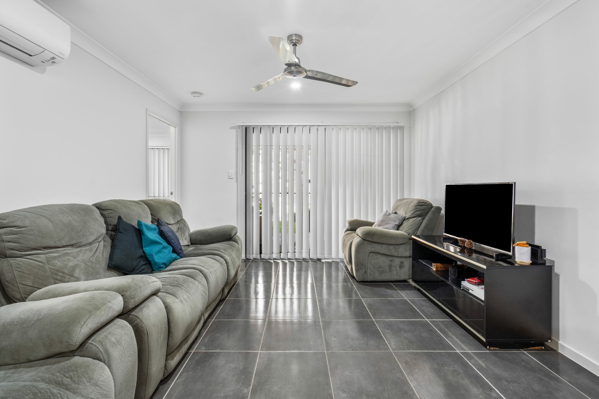 1&2/56 Brookfield Street — photo 8 of 11