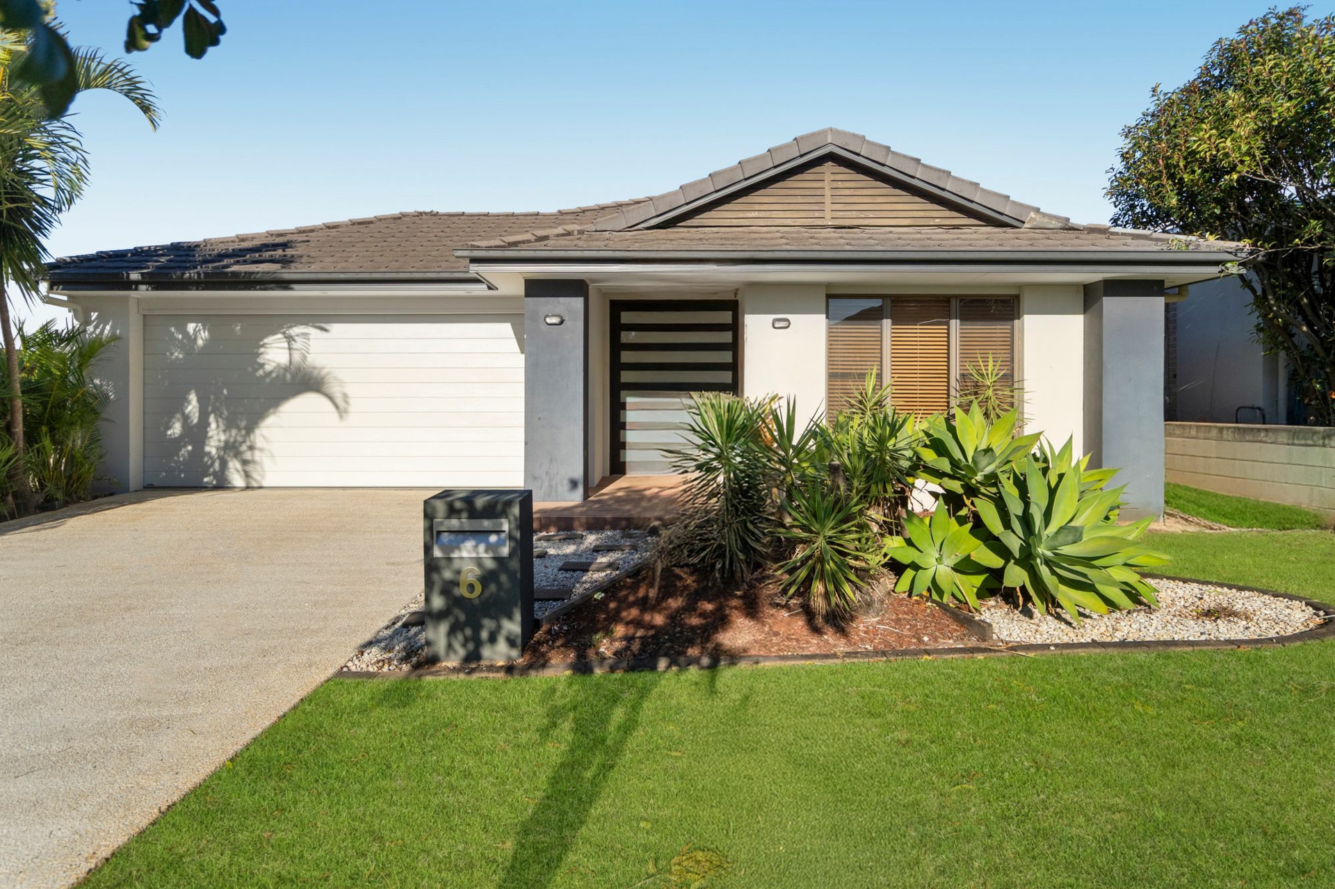 6 Balla Balla Crescent — photo 2 of 17