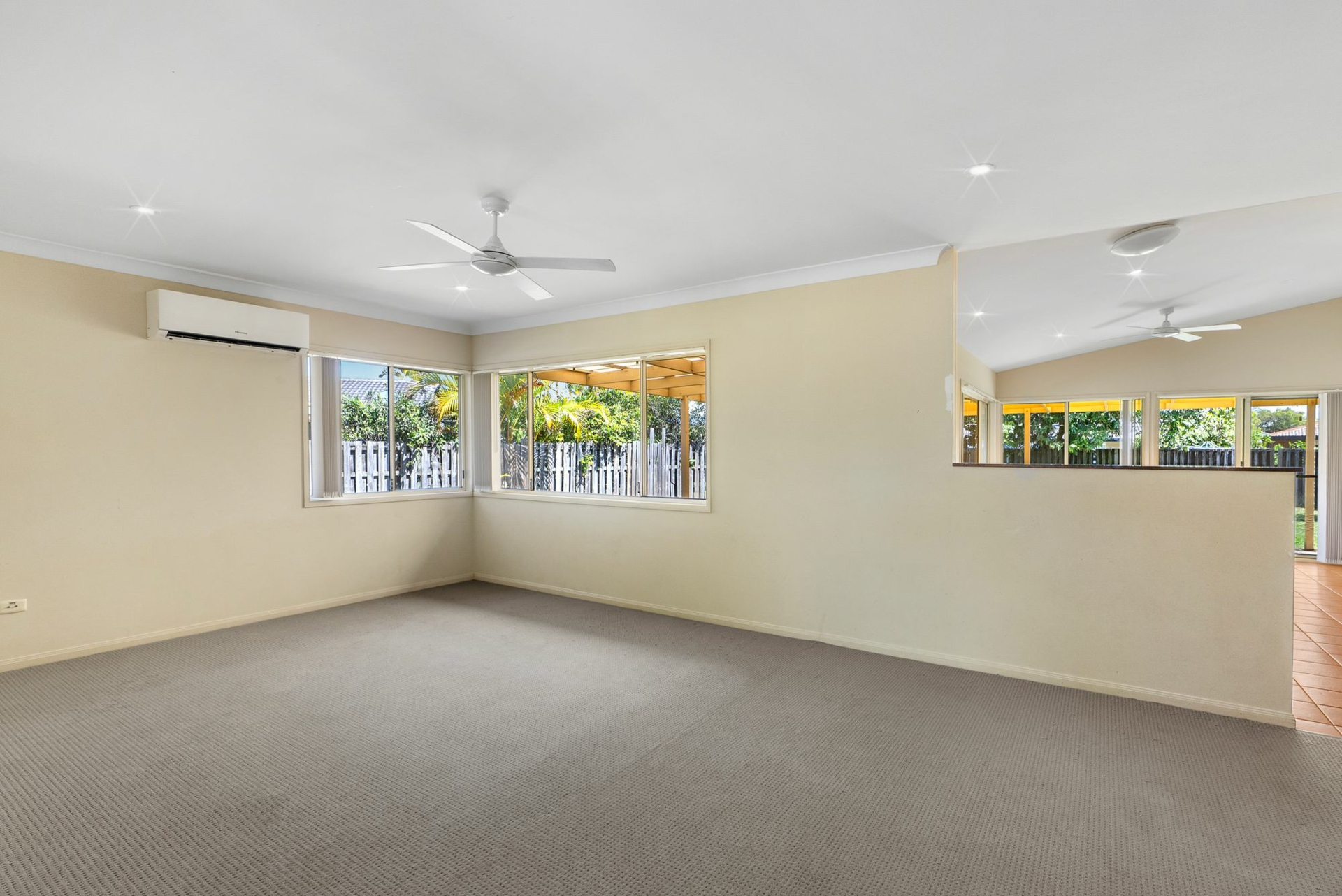 21 Saint Stephens Drive — photo 3 of 20
