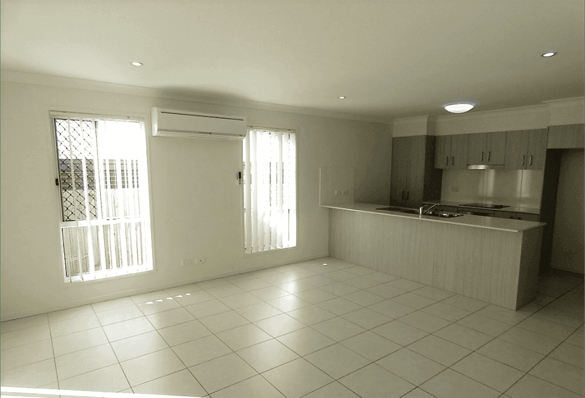 65 Orlando Drive — photo 3 of 5