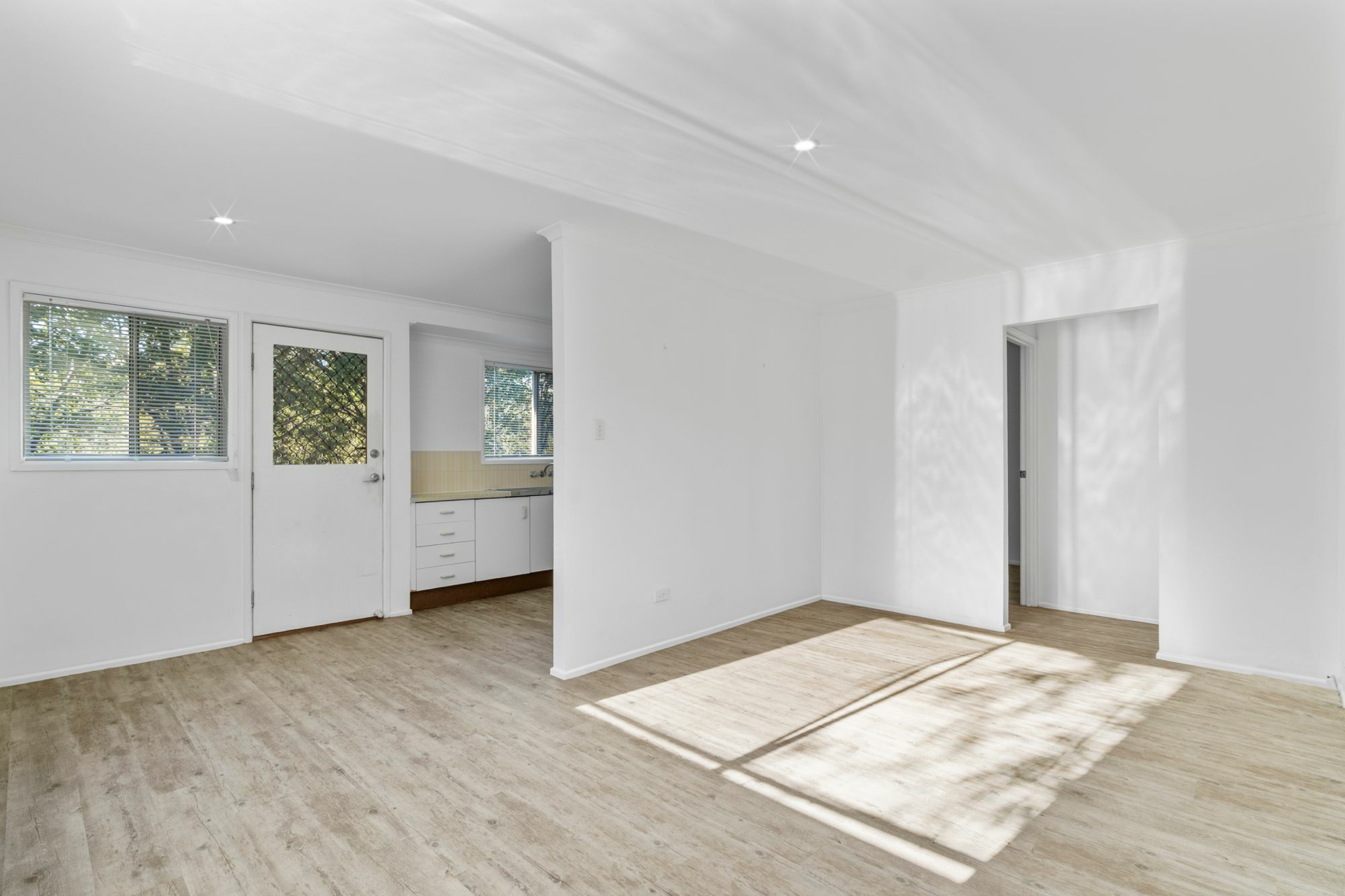 3 Manfred Street — photo 3 of 10