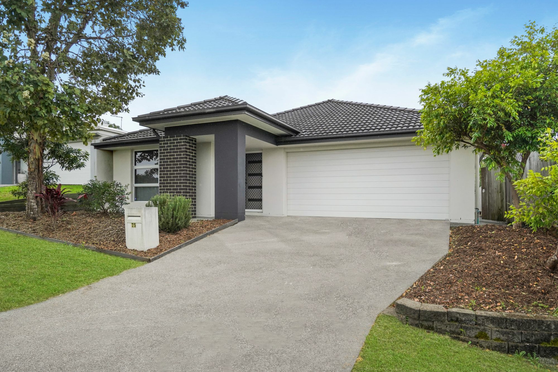 25 Angahook Crescent — photo from LJ Hooker Coomera