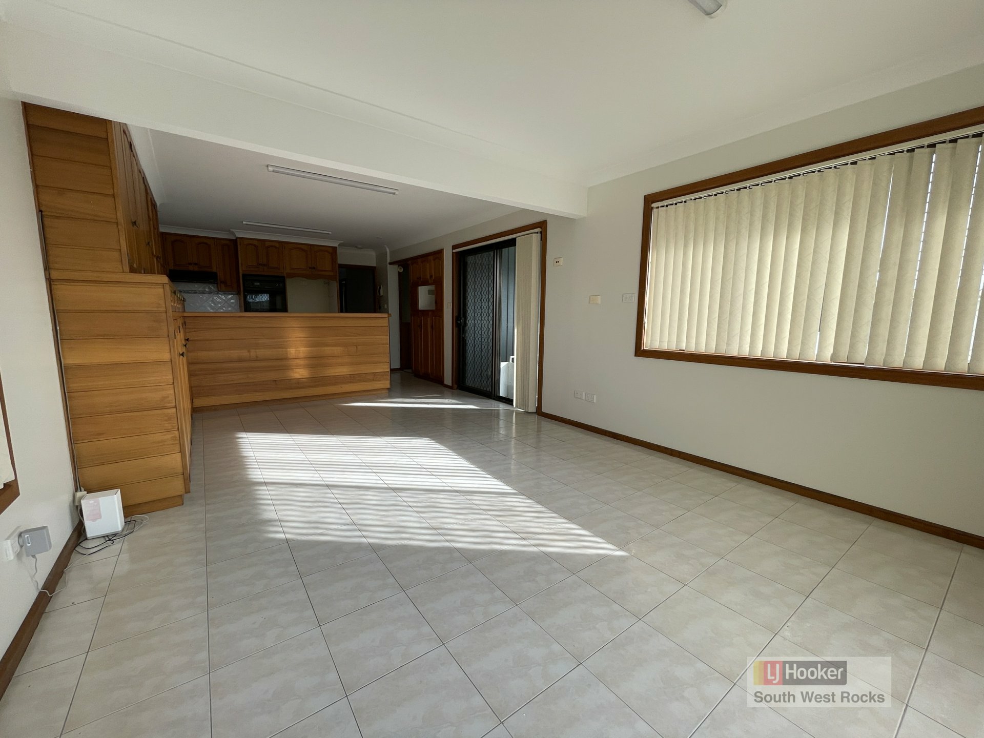 16 Emanuel Crescent — photo 10 of 24