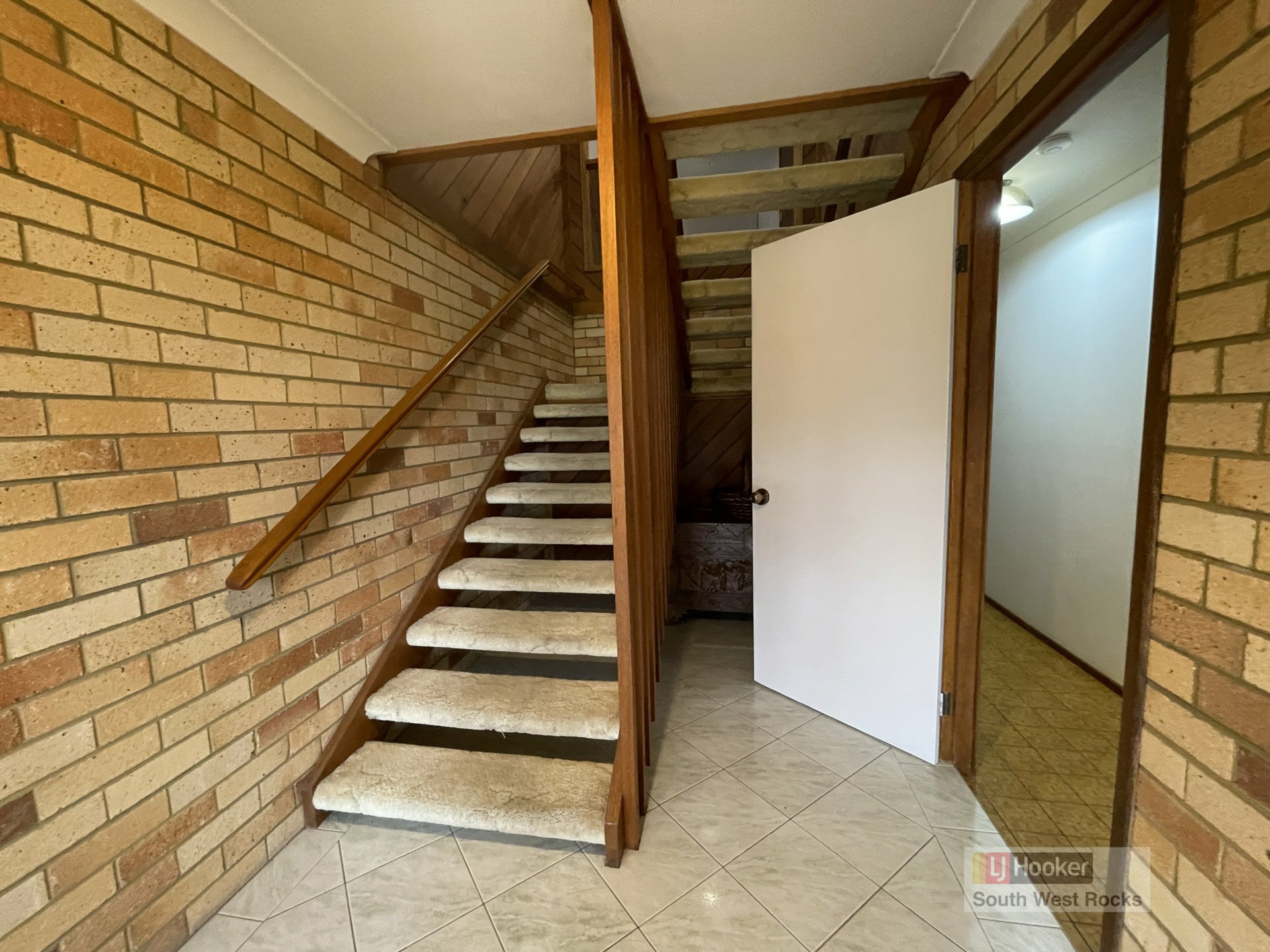 16 Emanuel Crescent — photo 23 of 24