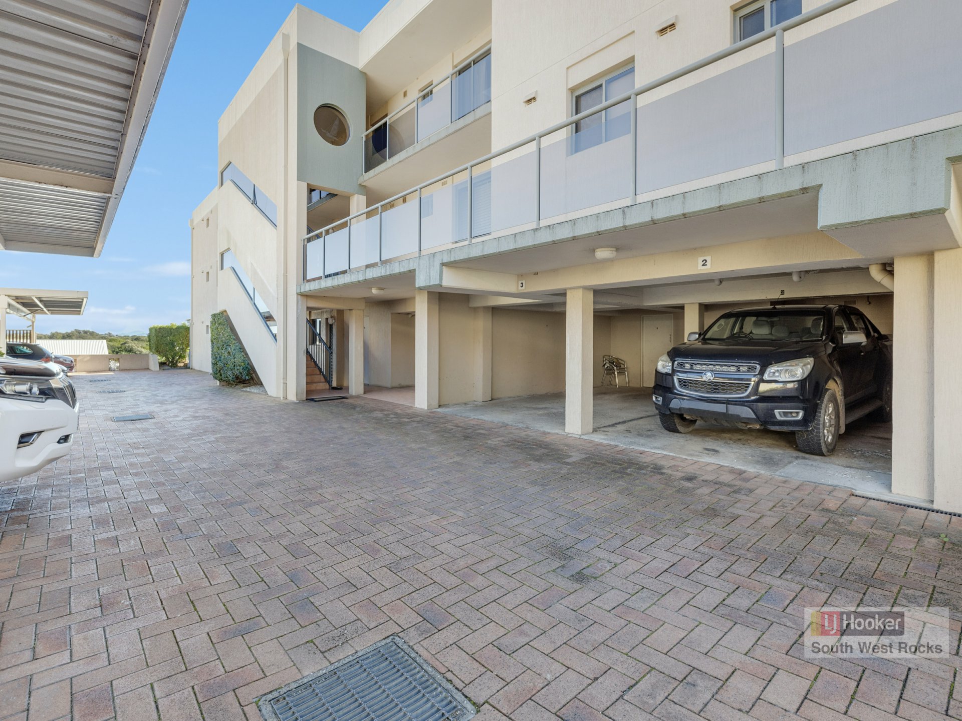 2/1 Ocean Drive — photo 16 of 17