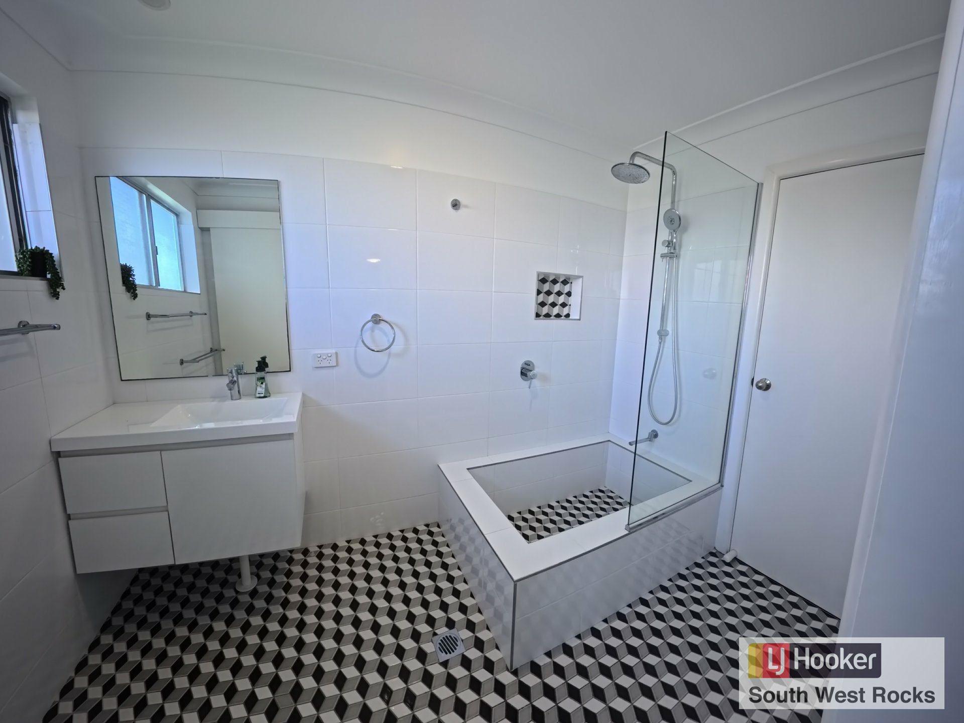 22 Seaview Street — photo 14 of 24